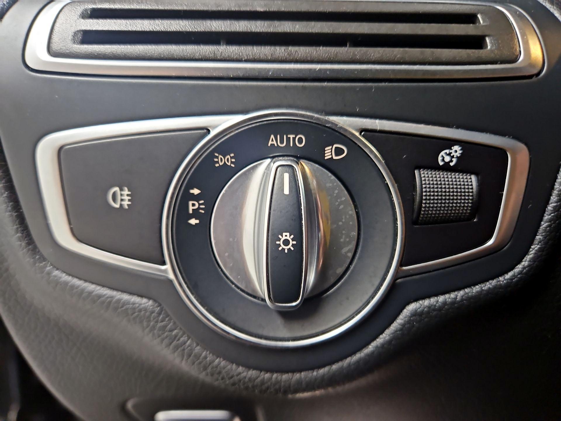 Thumbnail: 2021 Mercedes-Benz C-Class - 13