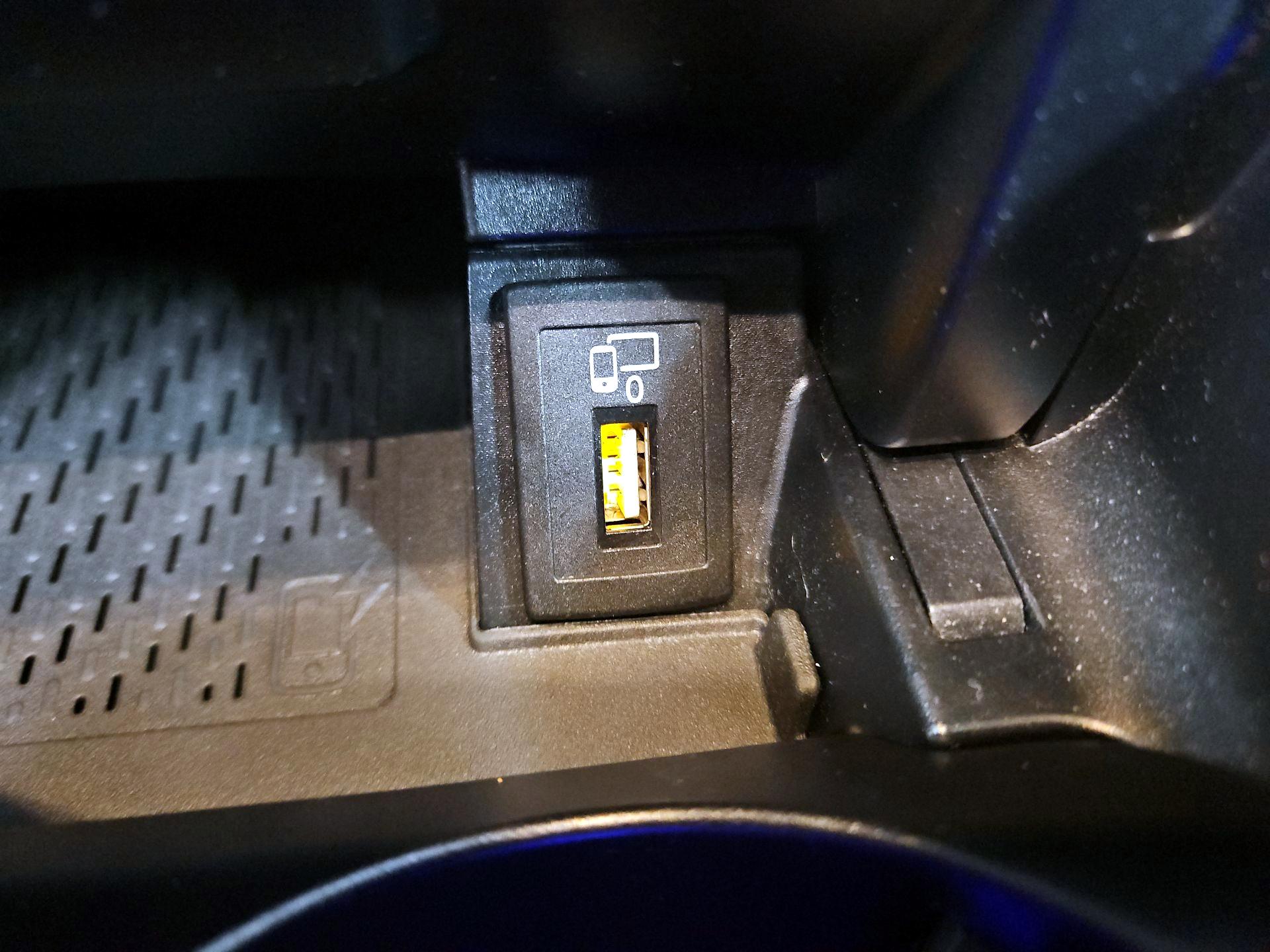 Thumbnail: 2021 Mercedes-Benz C-Class - 18