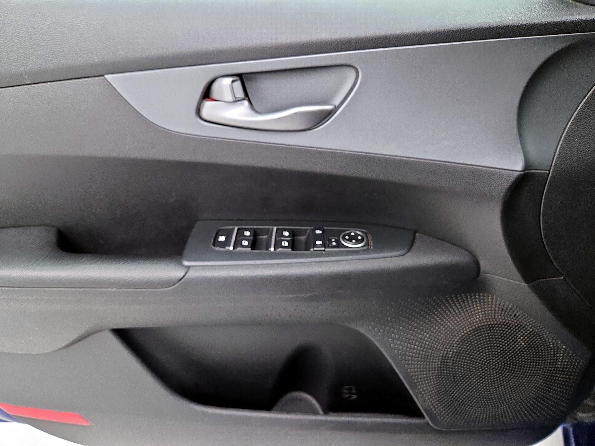 Thumbnail: 2021 Kia Forte - 12