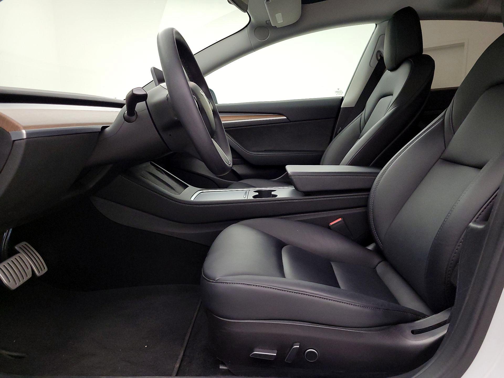 Thumbnail: 2022 Tesla Model 3 - 11