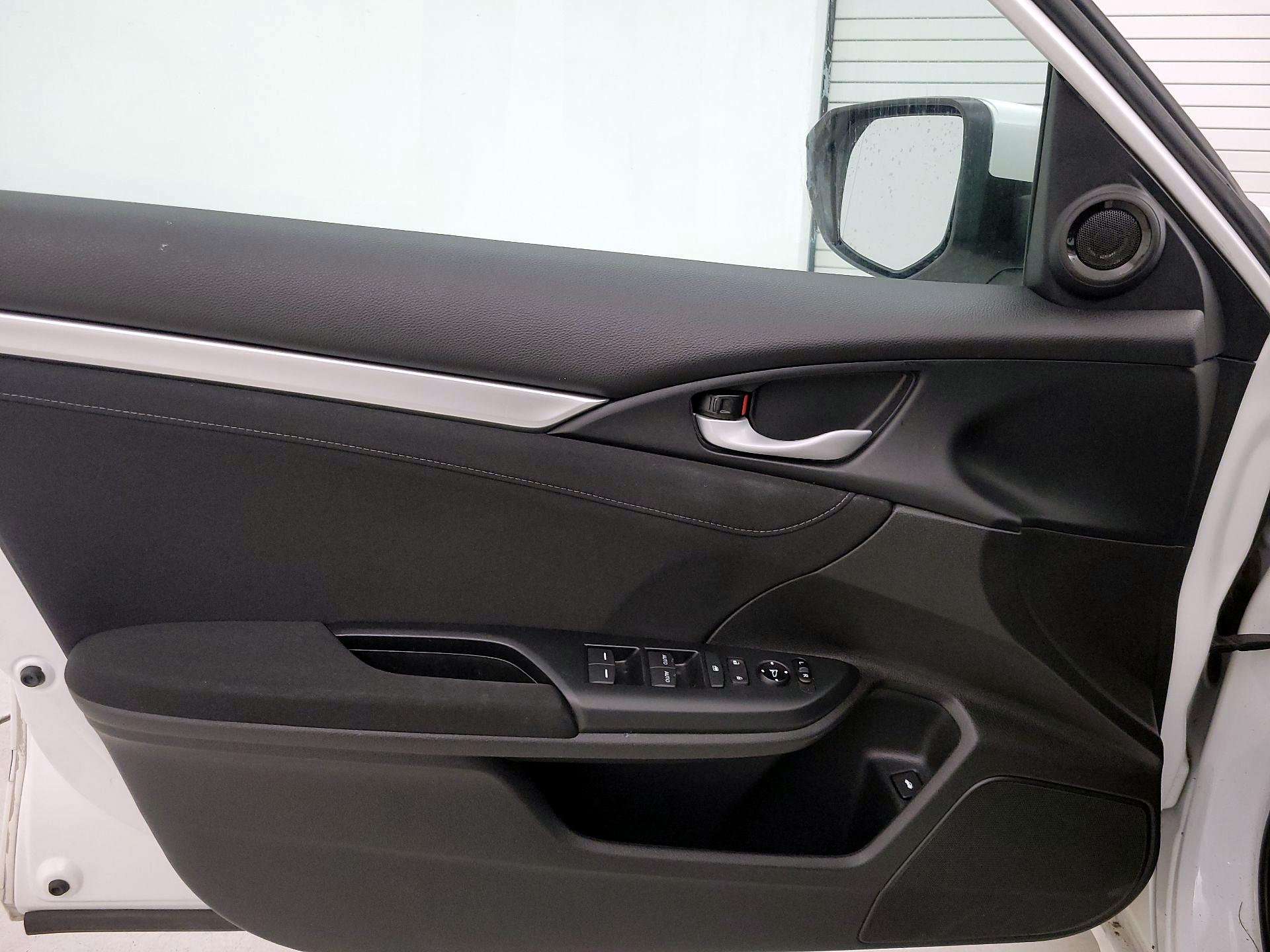 Thumbnail: 2016 Honda Civic - 12