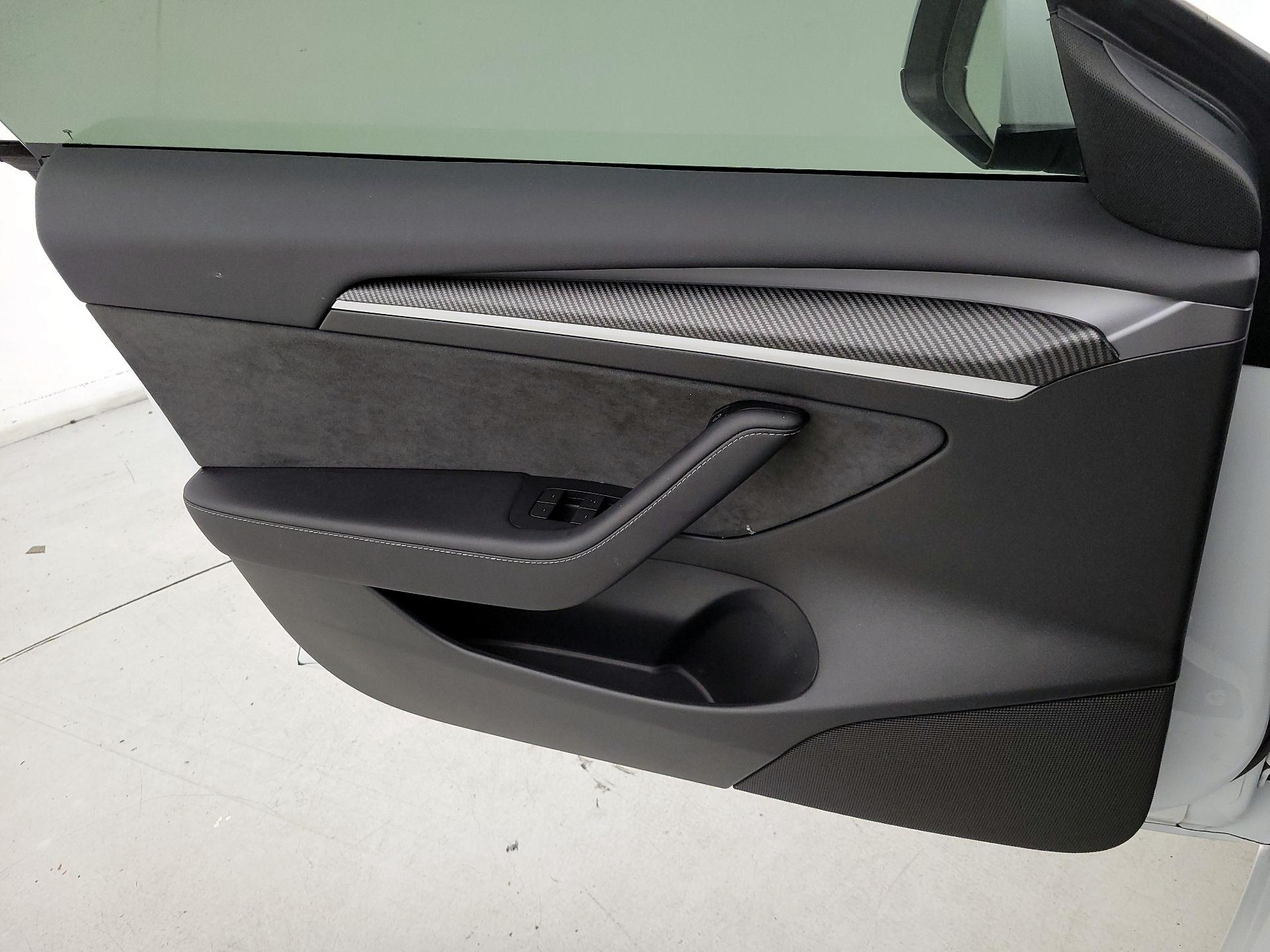 Thumbnail: 2023 Tesla Model 3 - 12