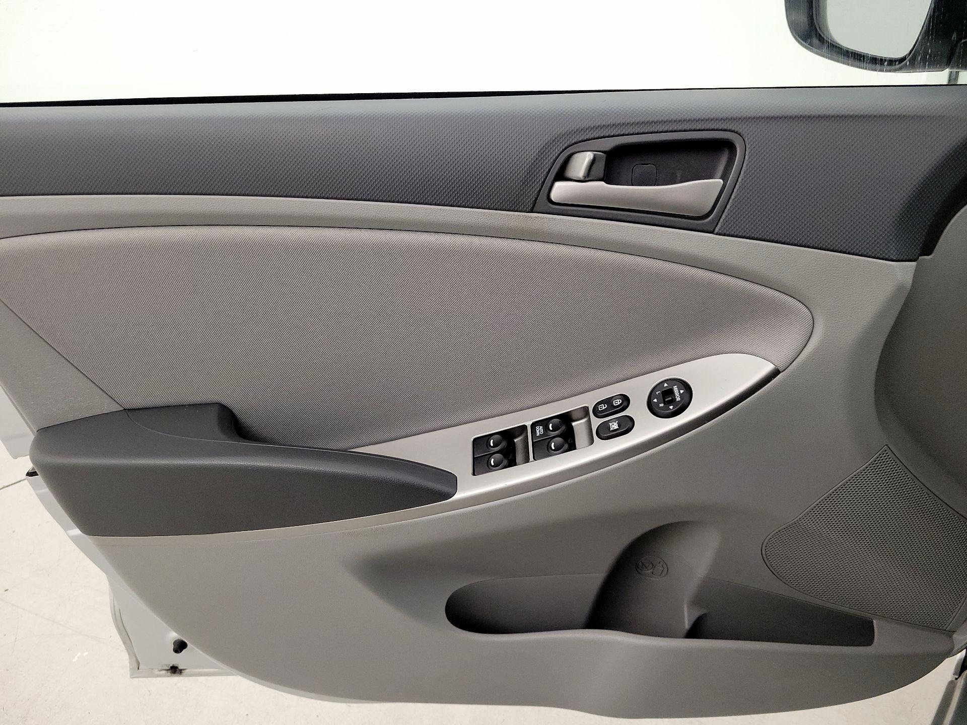 Thumbnail: 2016 Hyundai Accent - 12