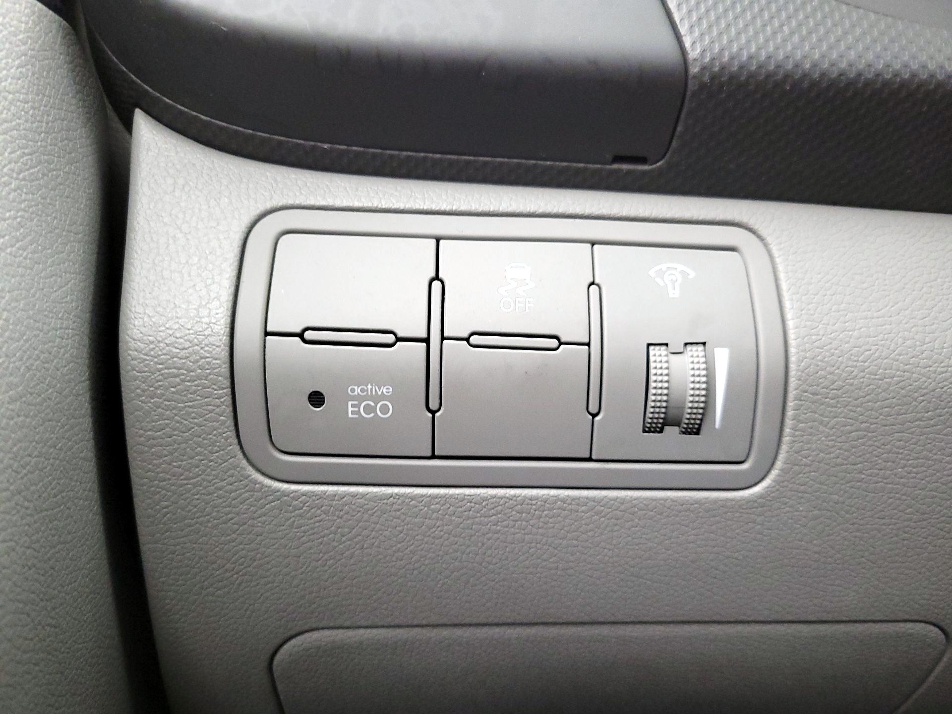 Thumbnail: 2016 Hyundai Accent - 13