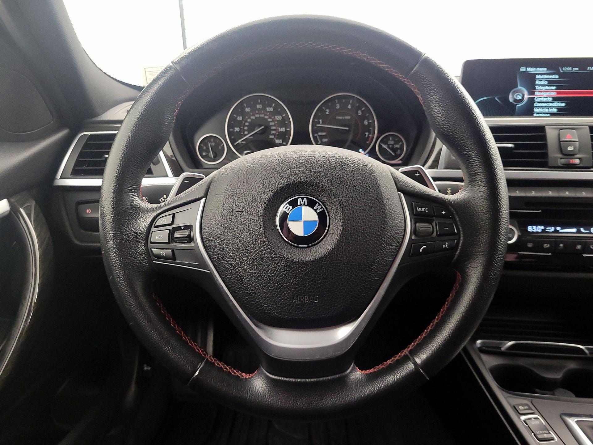 Thumbnail: 2016 BMW 3 Series - 10