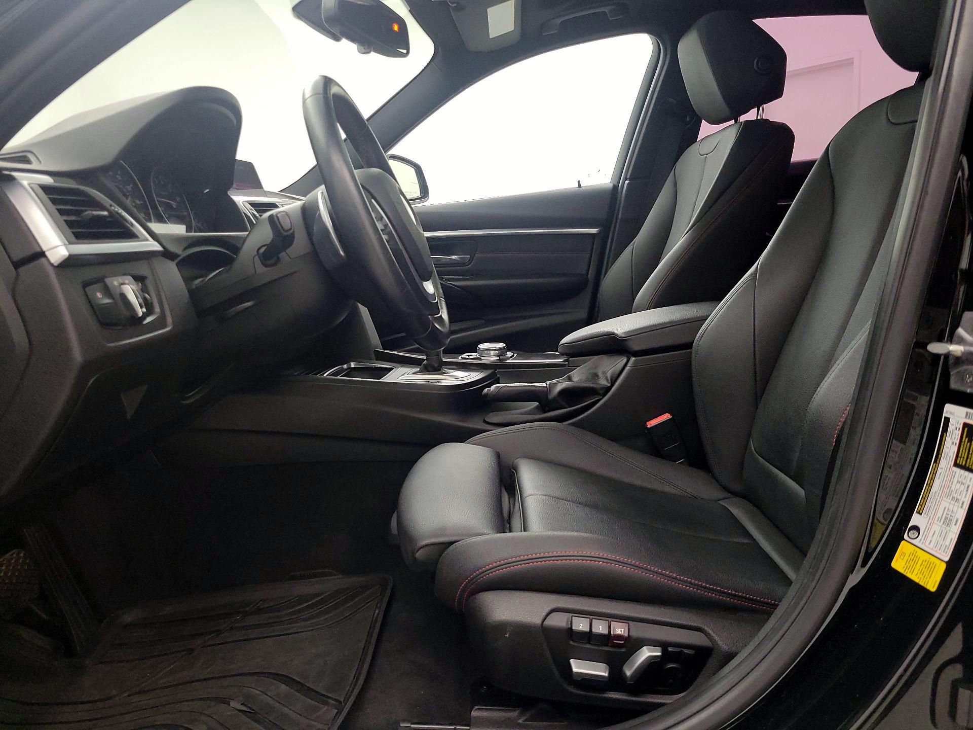 Thumbnail: 2016 BMW 3 Series - 11