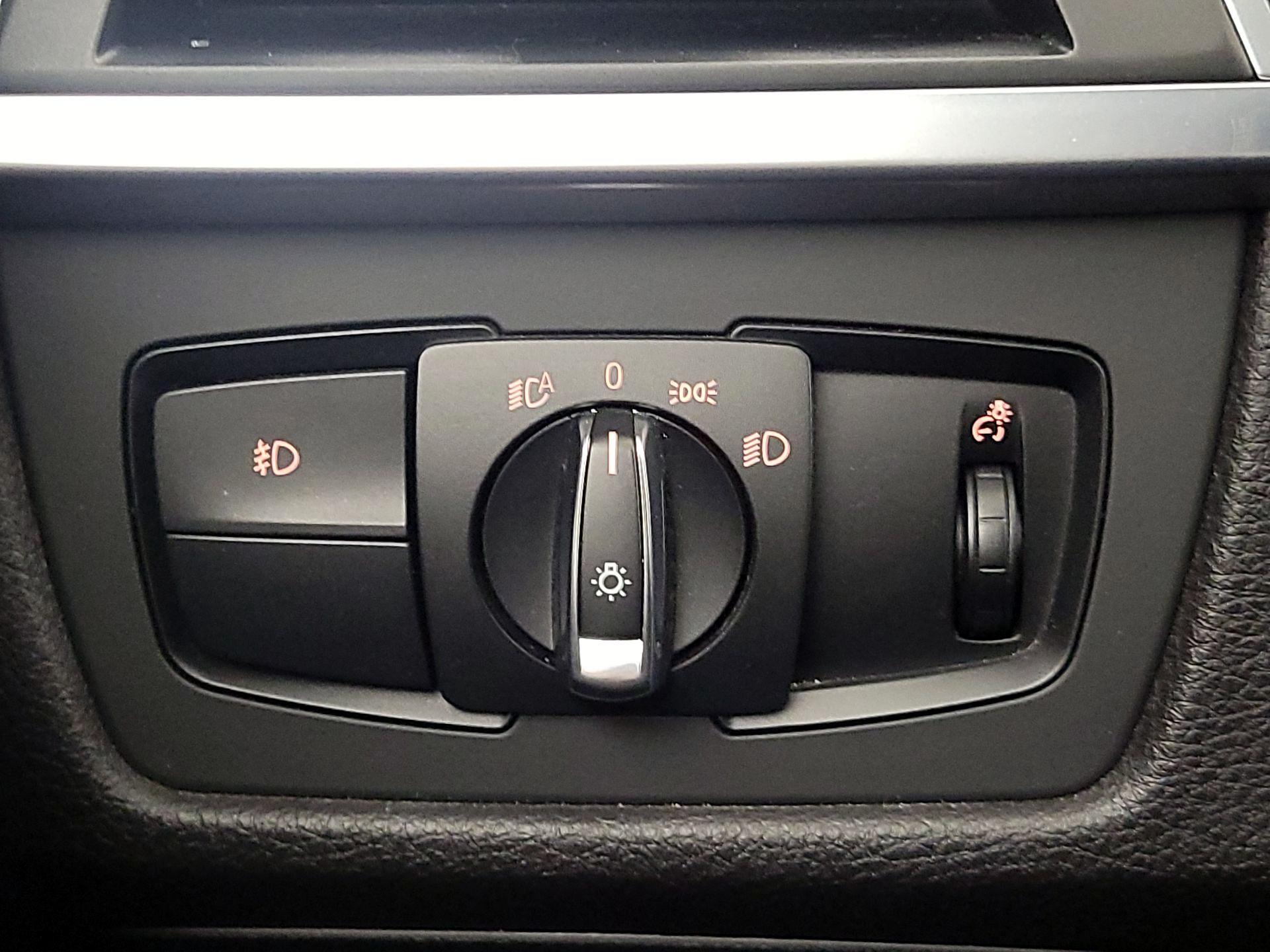 Thumbnail: 2016 BMW 3 Series - 13