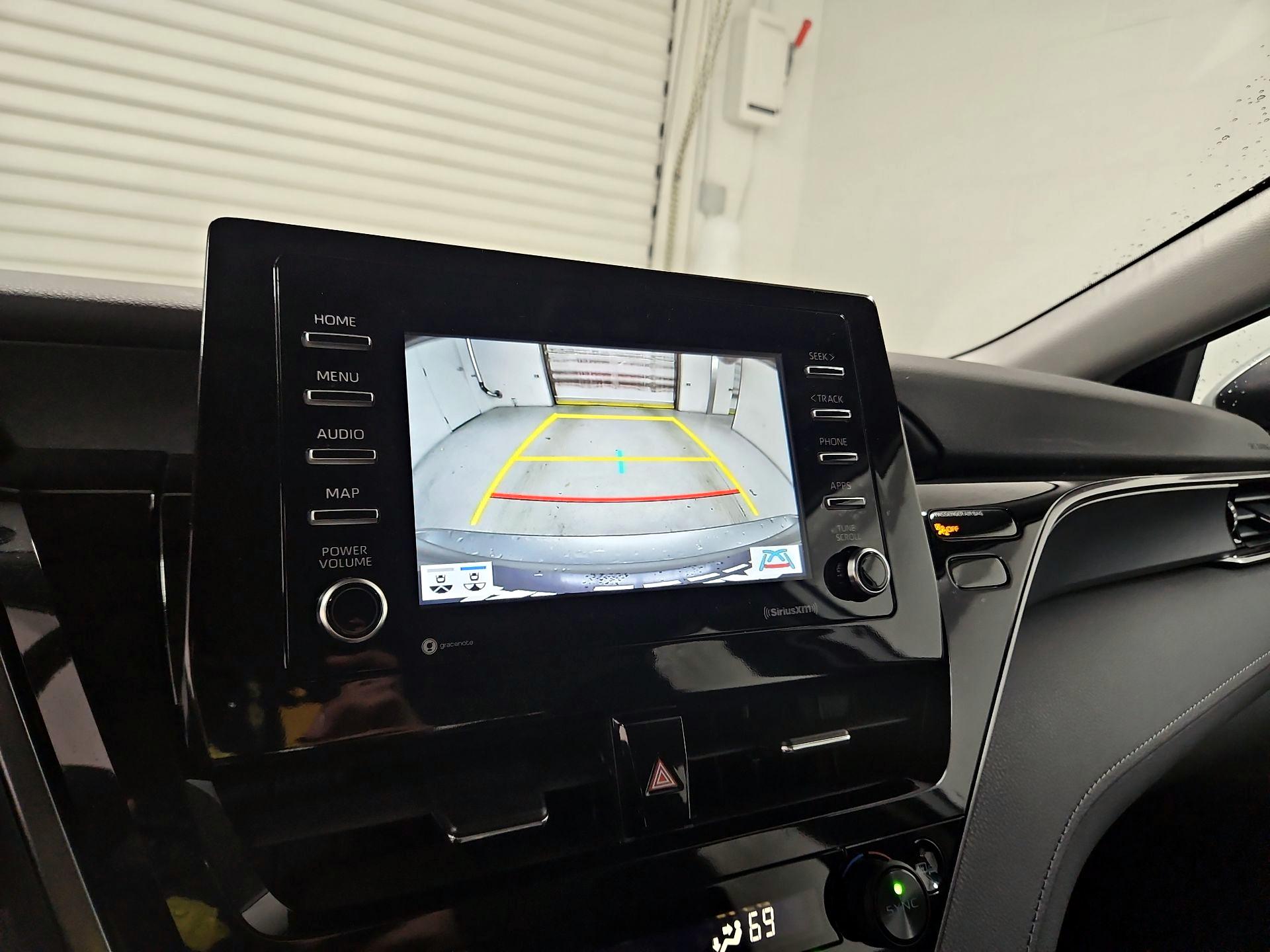 Thumbnail: 2022 Toyota Camry - 14