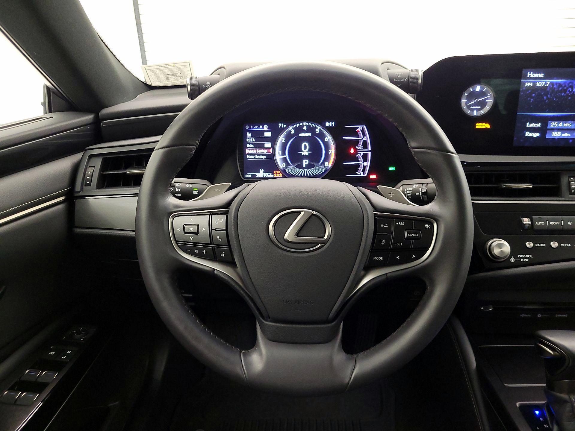 Thumbnail: 2022 Lexus ES - 10