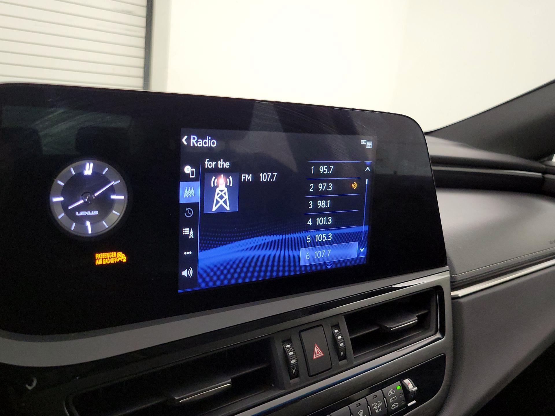 Thumbnail: 2022 Lexus ES - 14