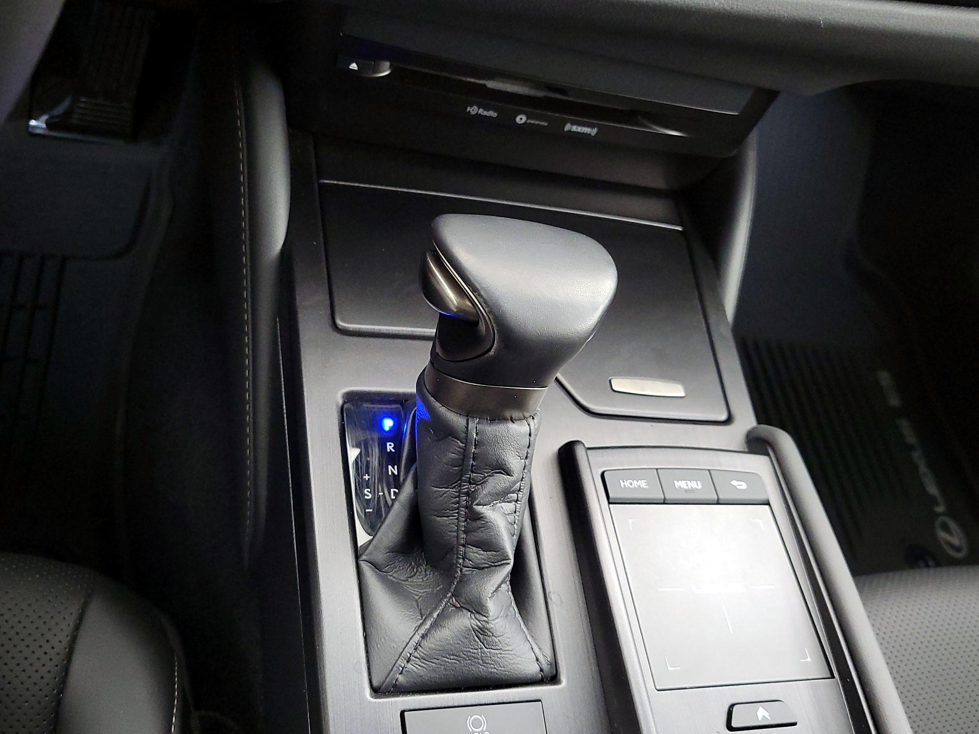 Thumbnail: 2022 Lexus ES - 16