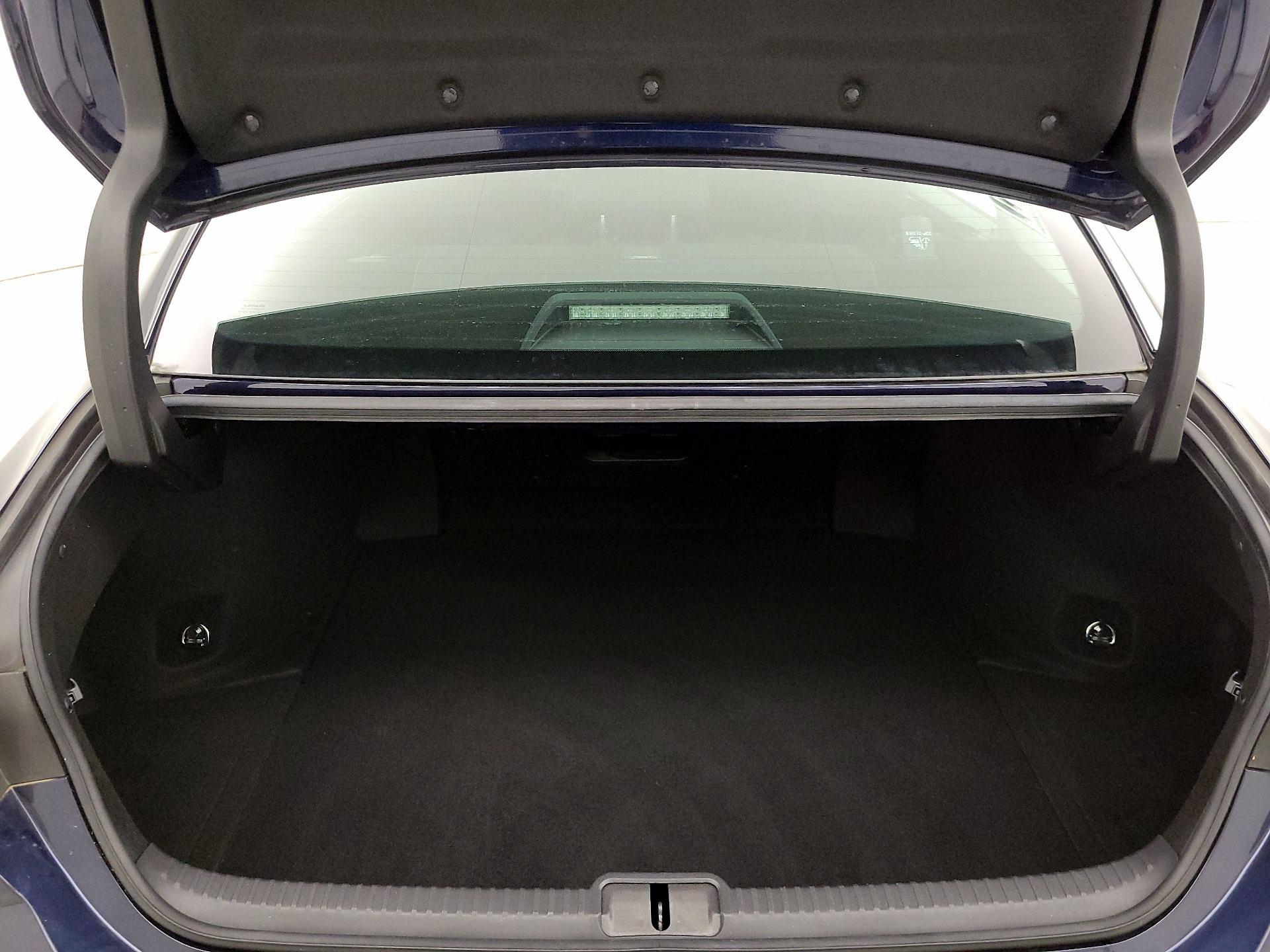 Thumbnail: 2022 Lexus ES - 19