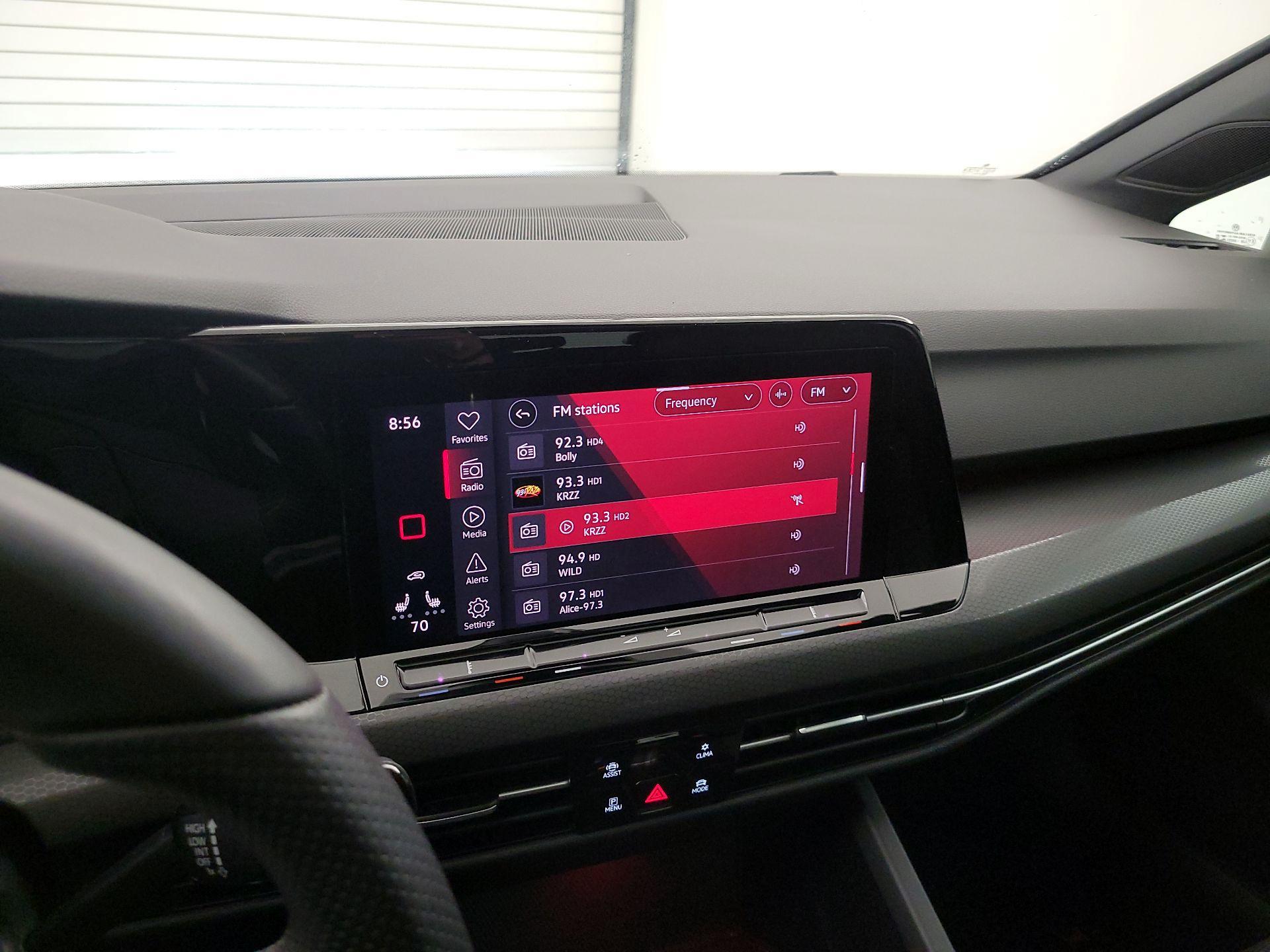 Thumbnail: 2022 Volkswagen Golf - 16