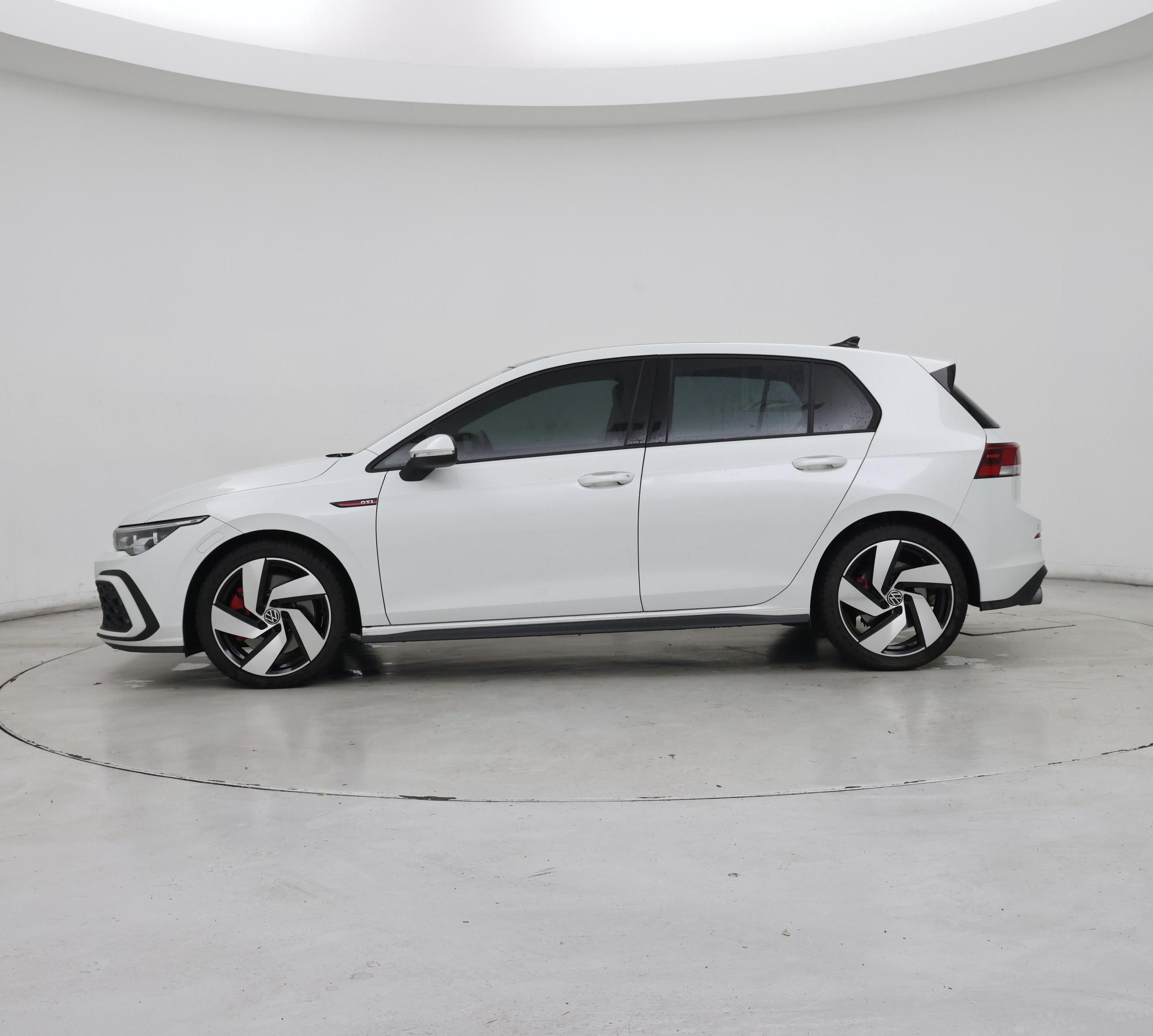 Thumbnail: 2022 Volkswagen Golf - 3