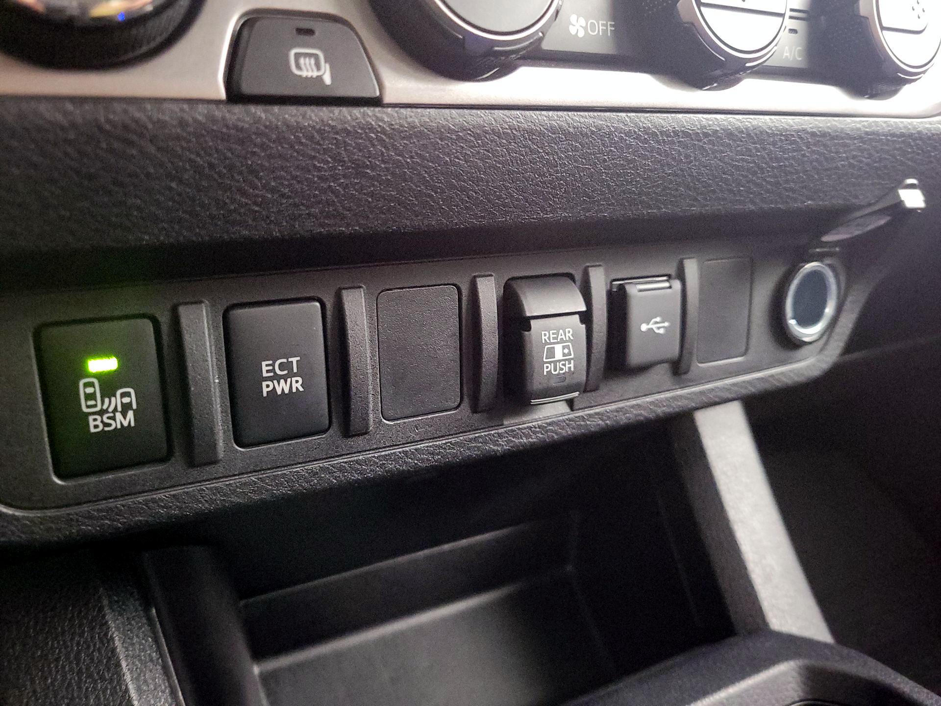 Thumbnail: 2023 Toyota Tacoma - 18