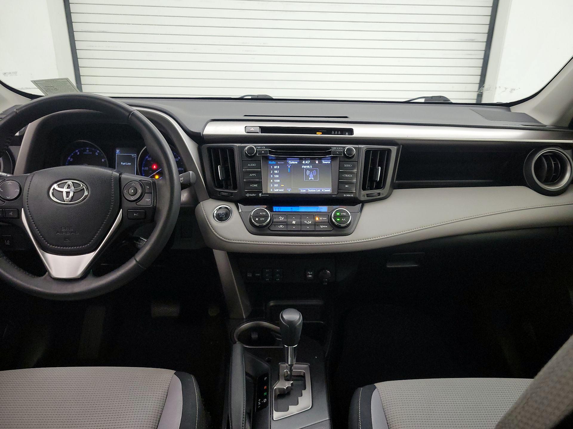 Thumbnail: 2018 Toyota RAV4 - 9