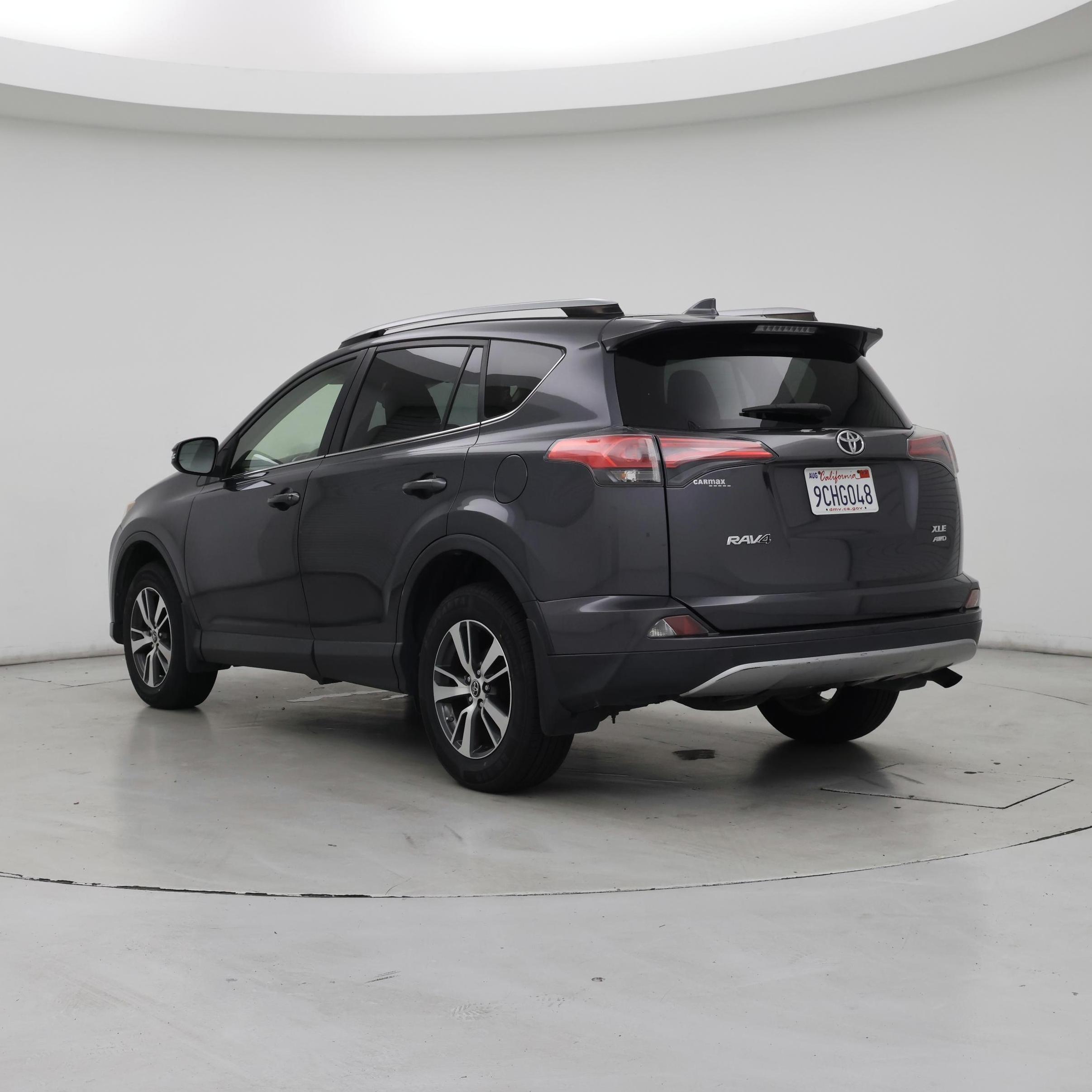 Thumbnail: 2018 Toyota RAV4 - 2