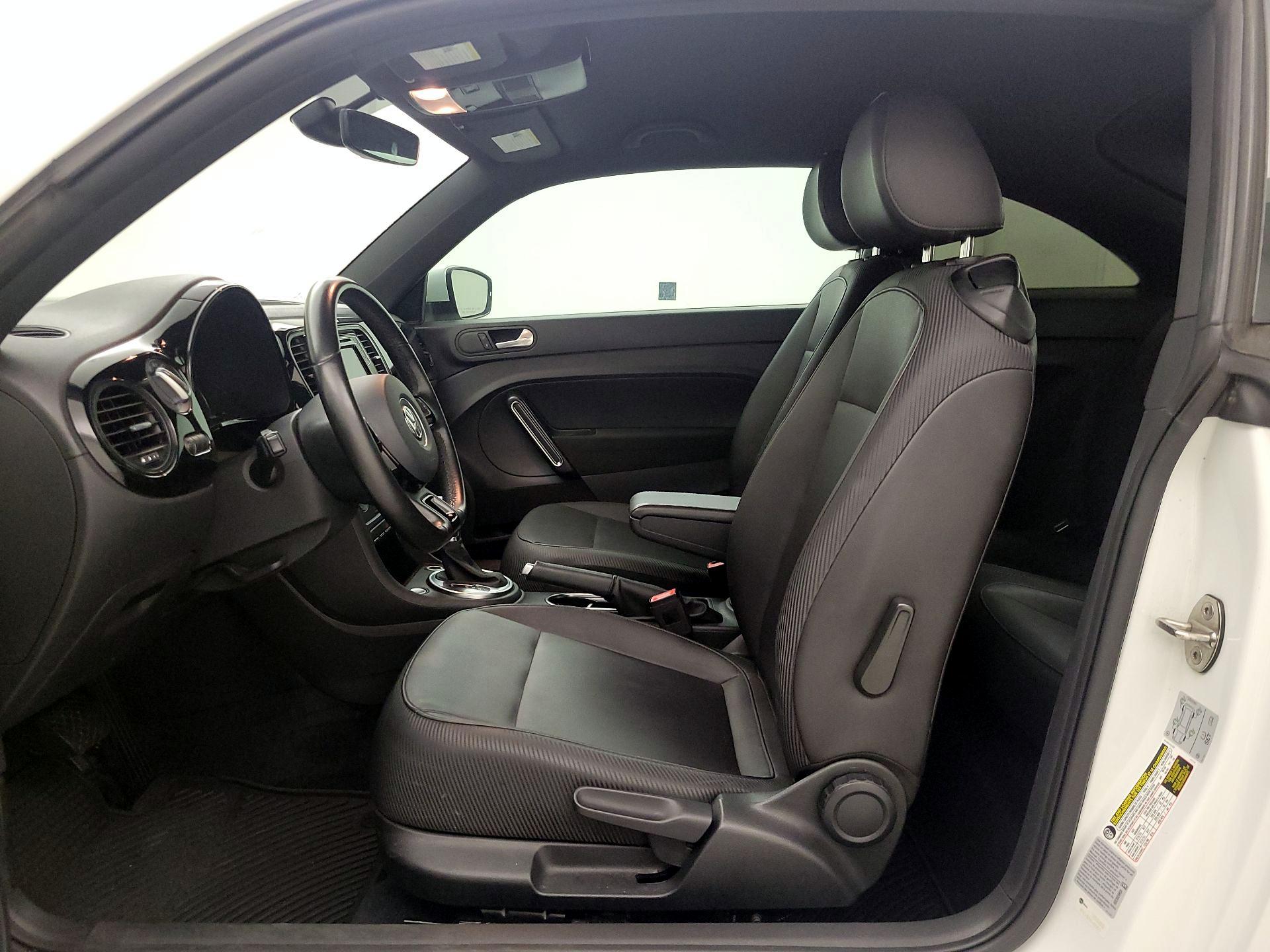 Thumbnail: 2018 Volkswagen Beetle - 11