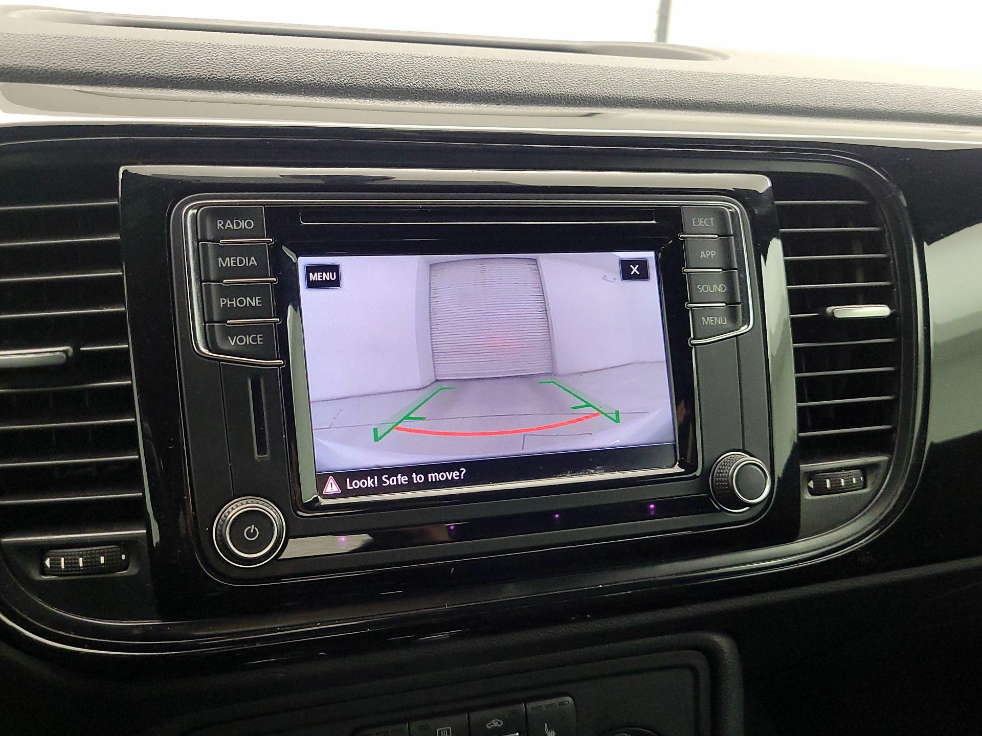 Thumbnail: 2018 Volkswagen Beetle - 14