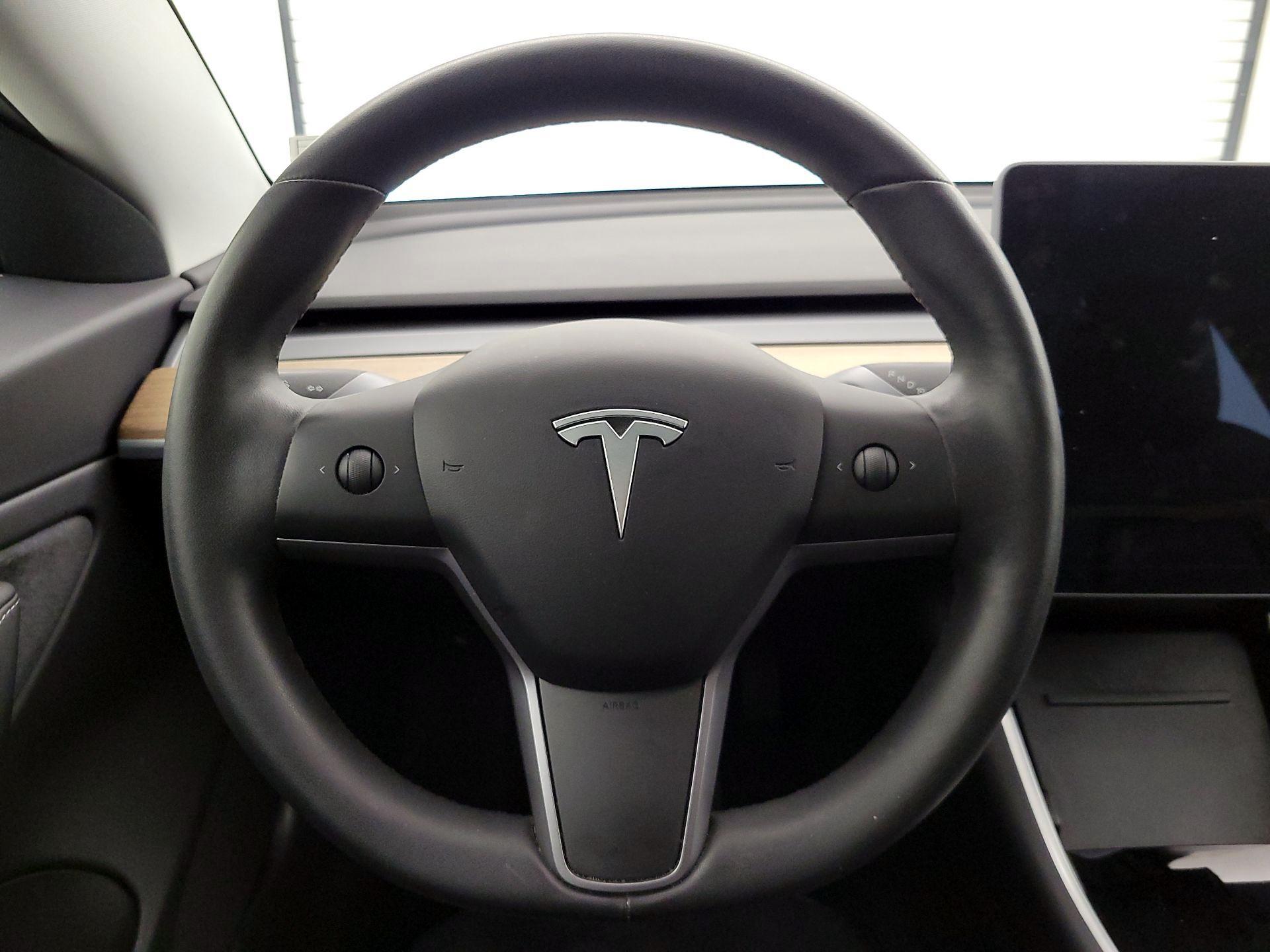 Thumbnail: 2020 Tesla Model 3 - 10