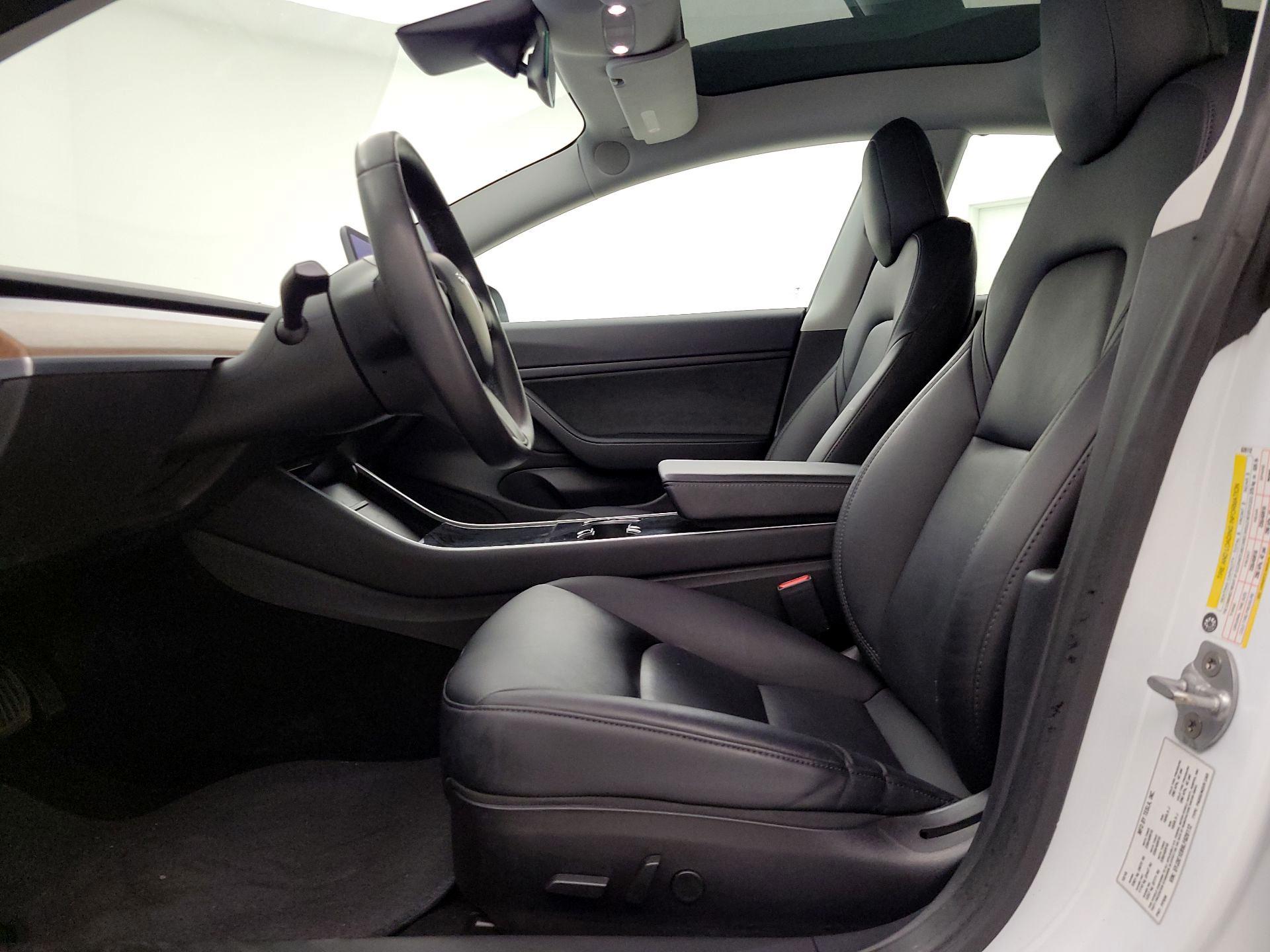 Thumbnail: 2020 Tesla Model 3 - 11