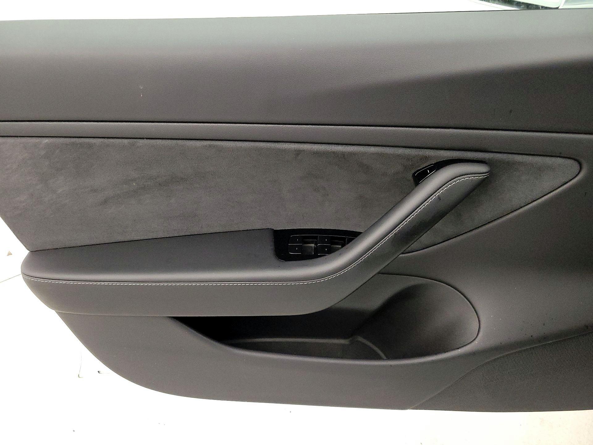 Thumbnail: 2020 Tesla Model 3 - 12