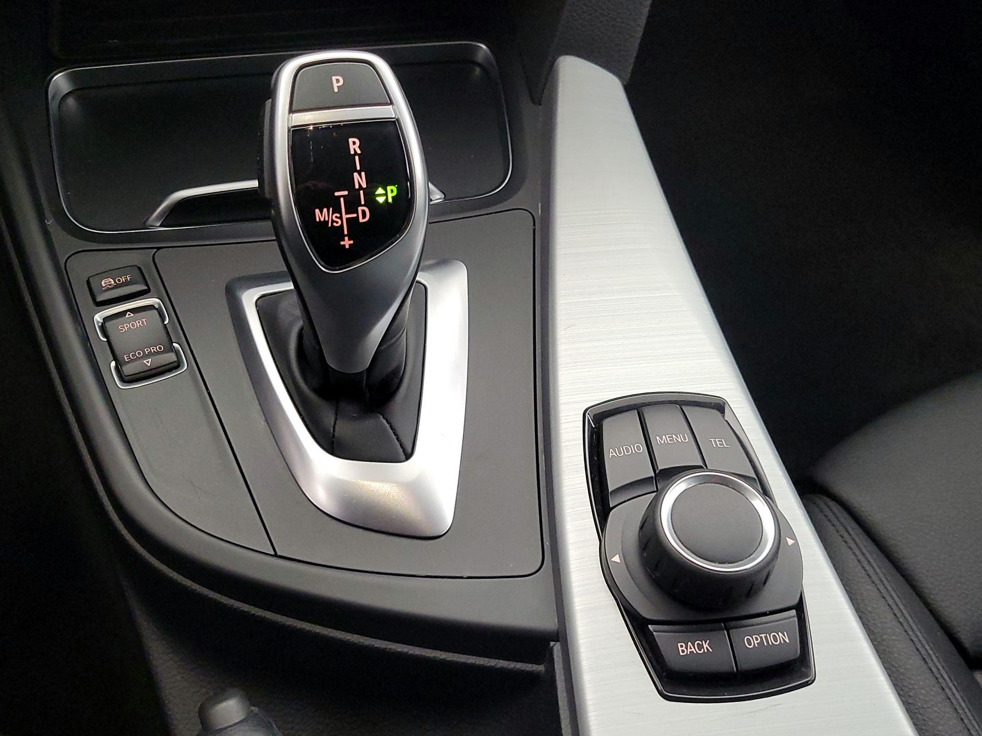 Thumbnail: 2016 BMW 3 Series - 16