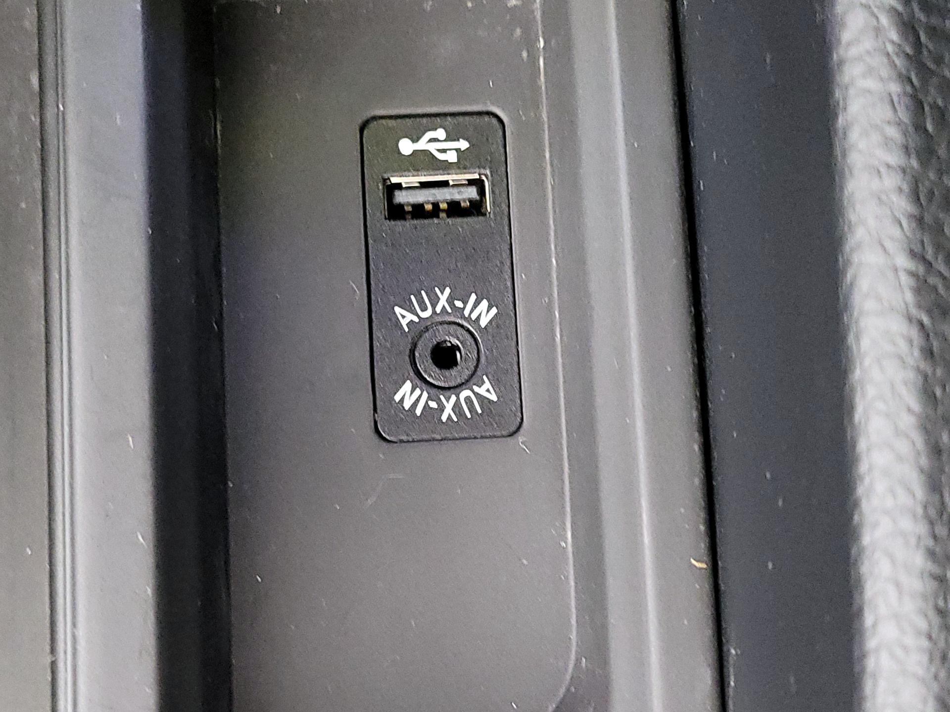 Thumbnail: 2016 BMW 3 Series - 17