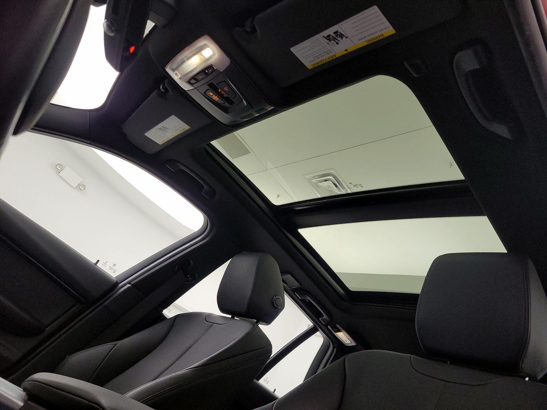 Thumbnail: 2016 BMW 3 Series - 18