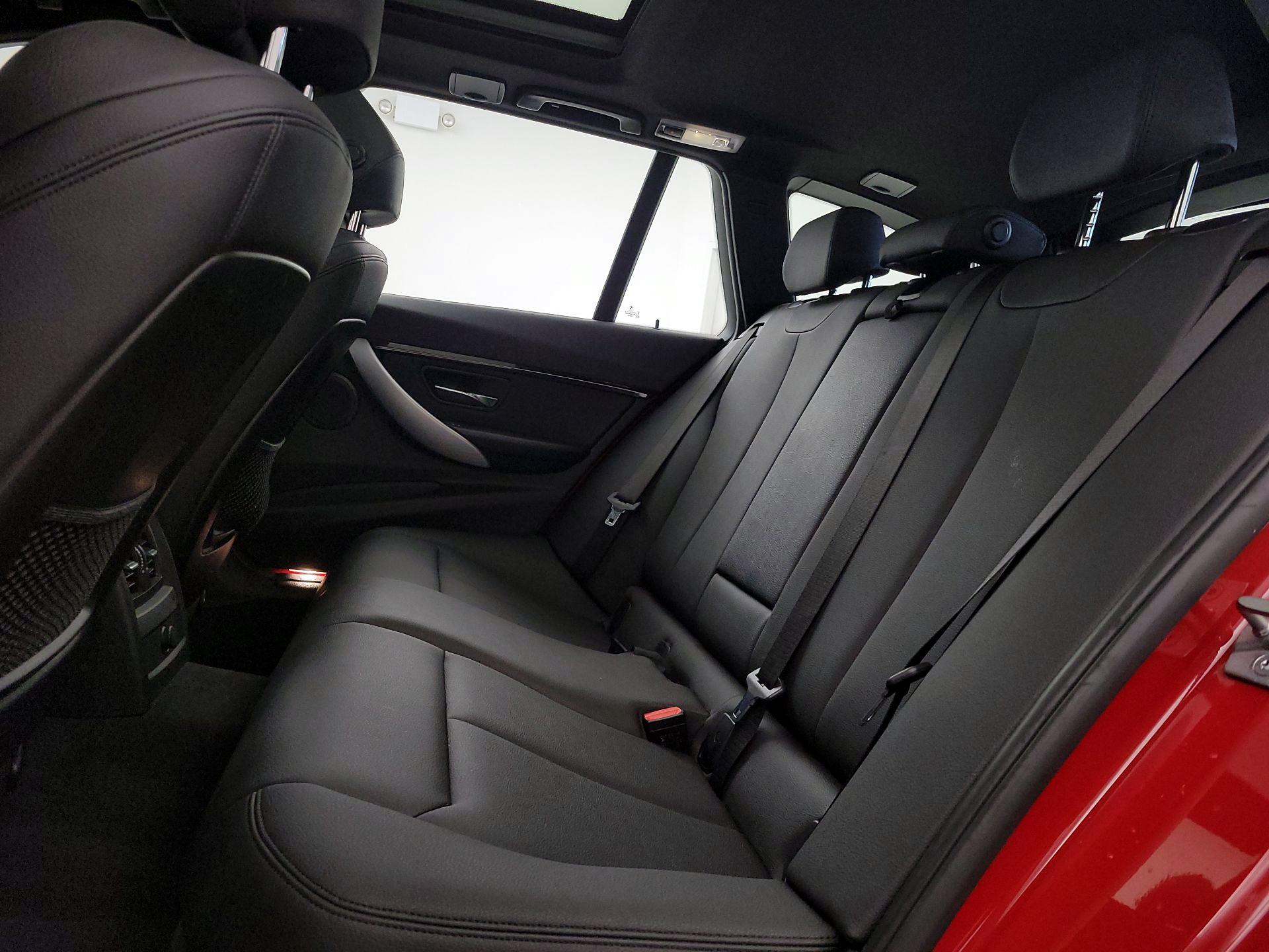 Thumbnail: 2016 BMW 3 Series - 19