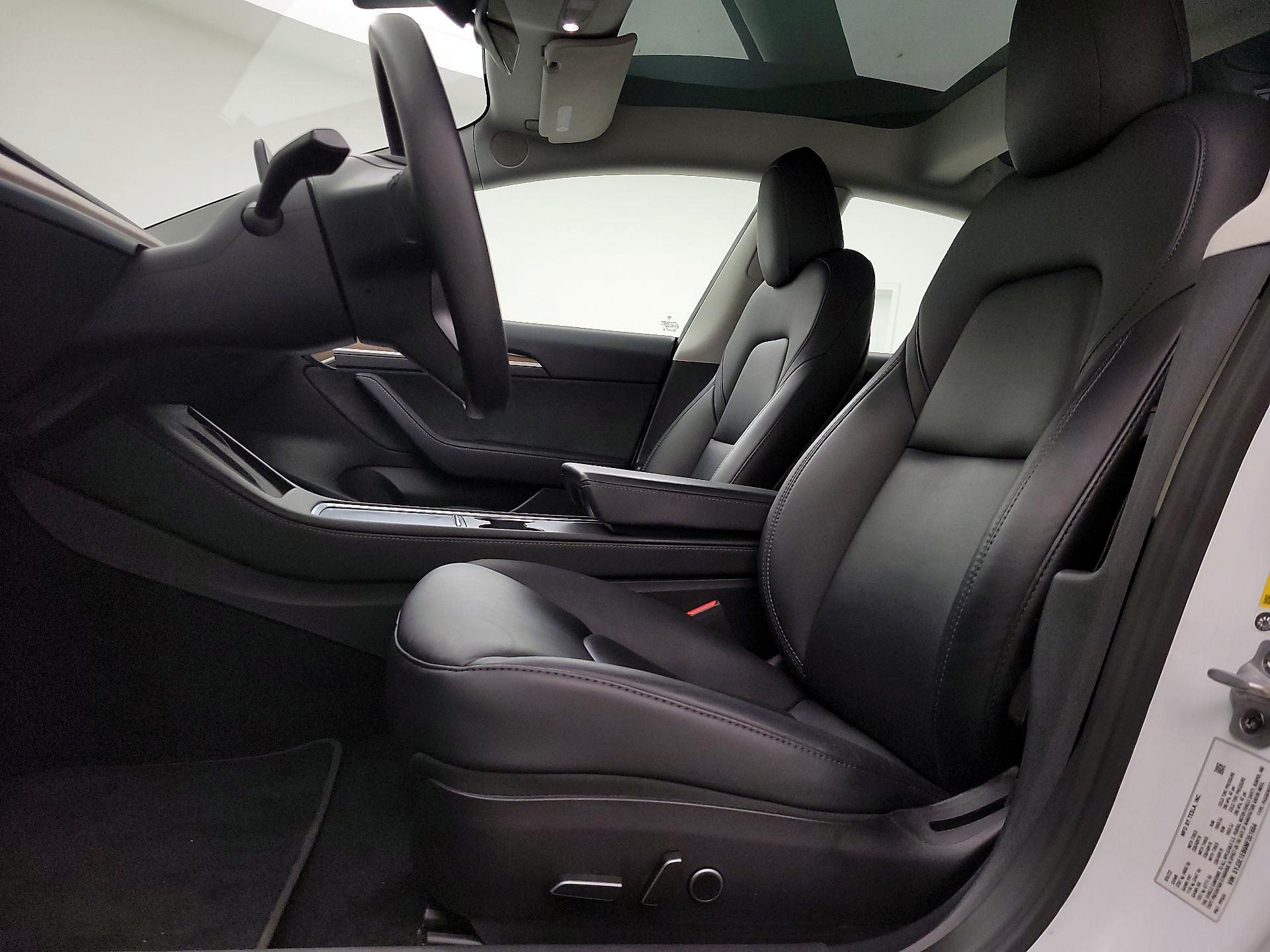 Thumbnail: 2022 Tesla Model 3 - 11