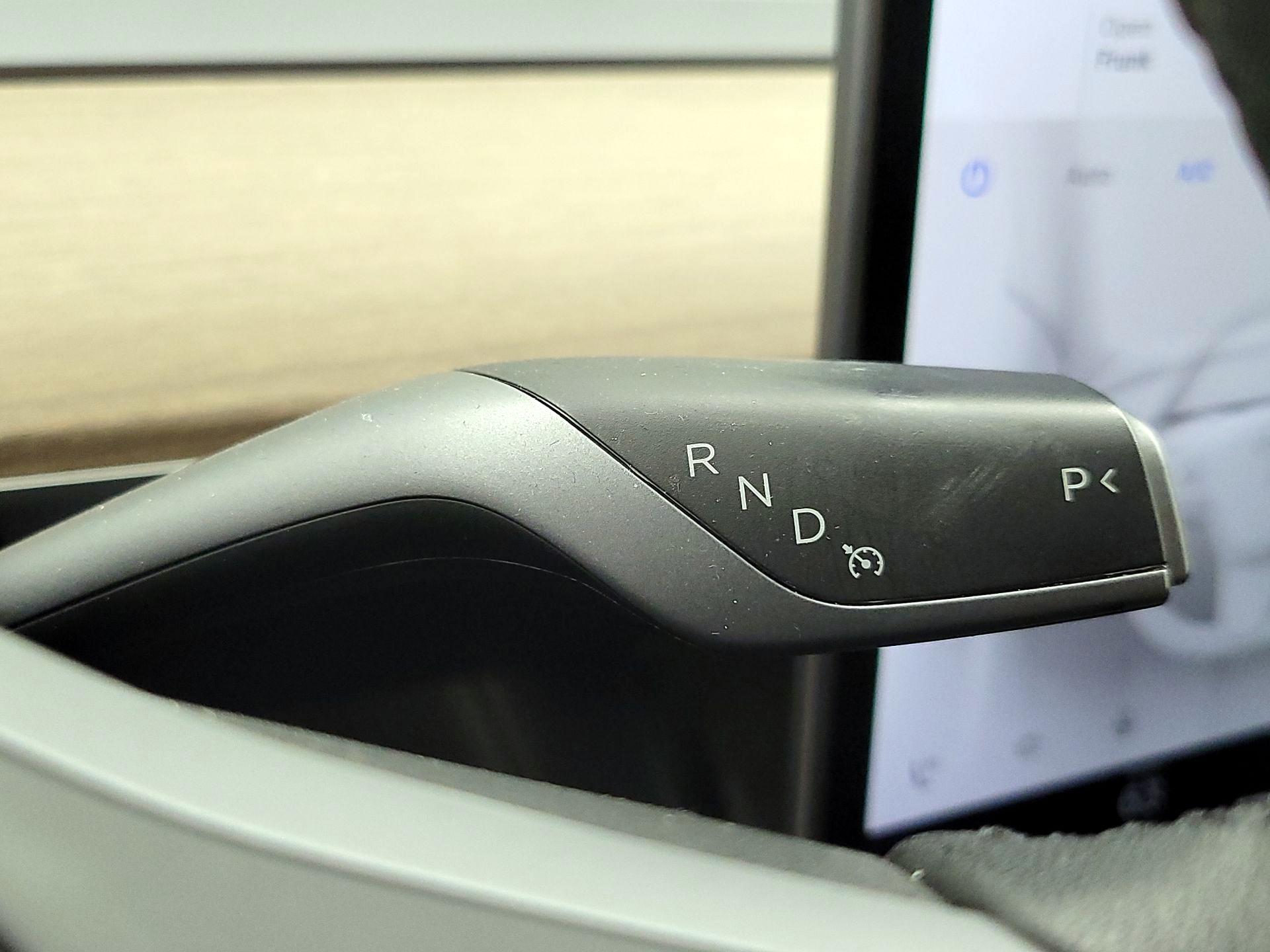 Thumbnail: 2022 Tesla Model 3 - 17