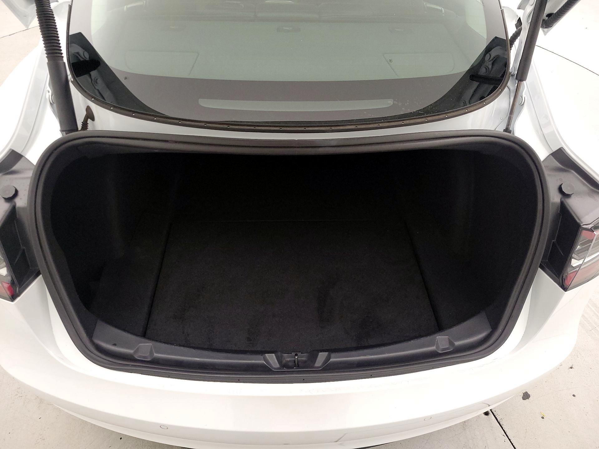 Thumbnail: 2022 Tesla Model 3 - 20