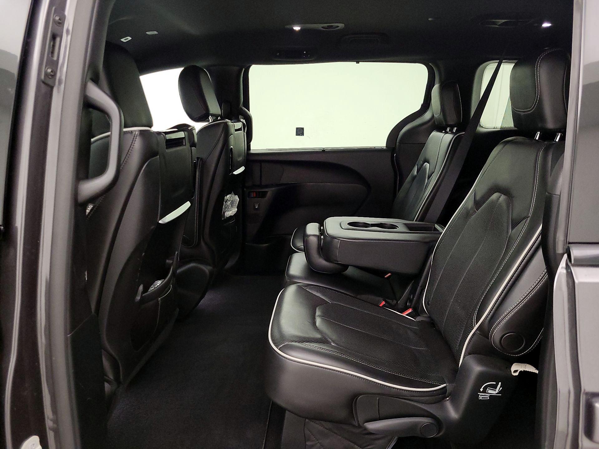 Thumbnail: 2019 Chrysler Pacifica - 20