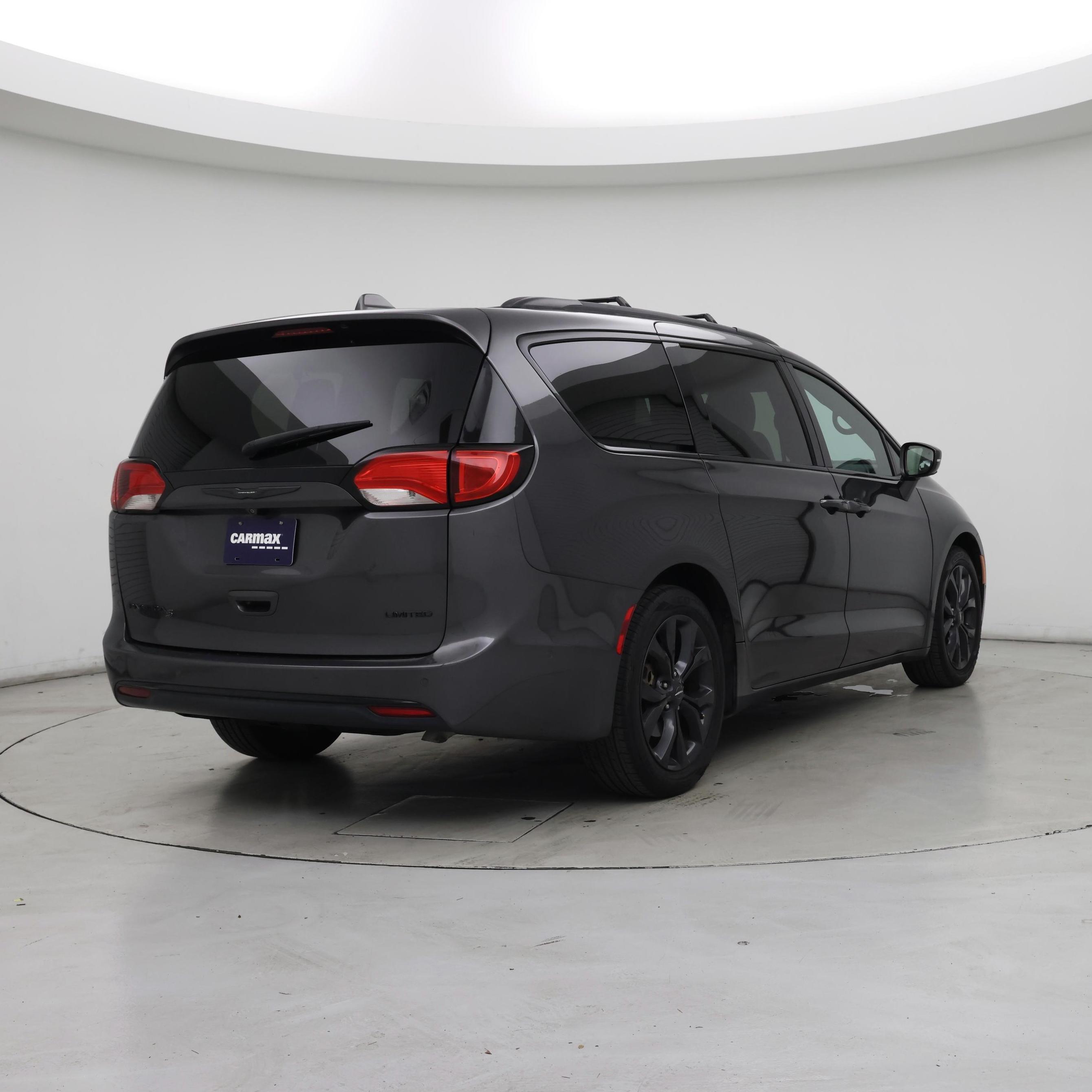 Thumbnail: 2019 Chrysler Pacifica - 8