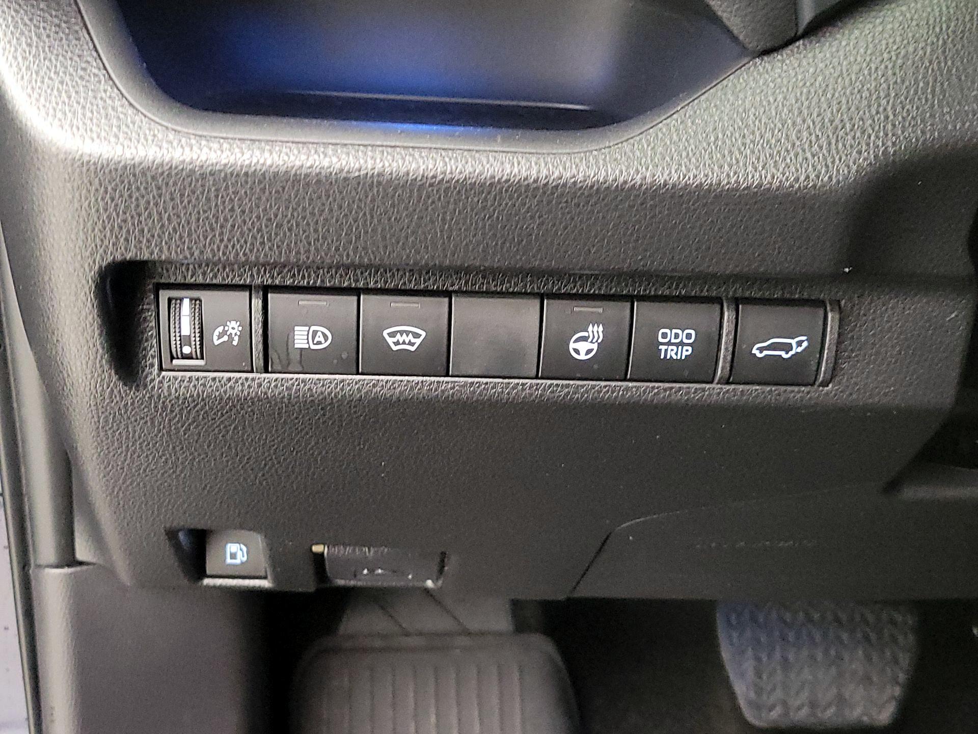 Thumbnail: 2023 Toyota RAV4 - 13