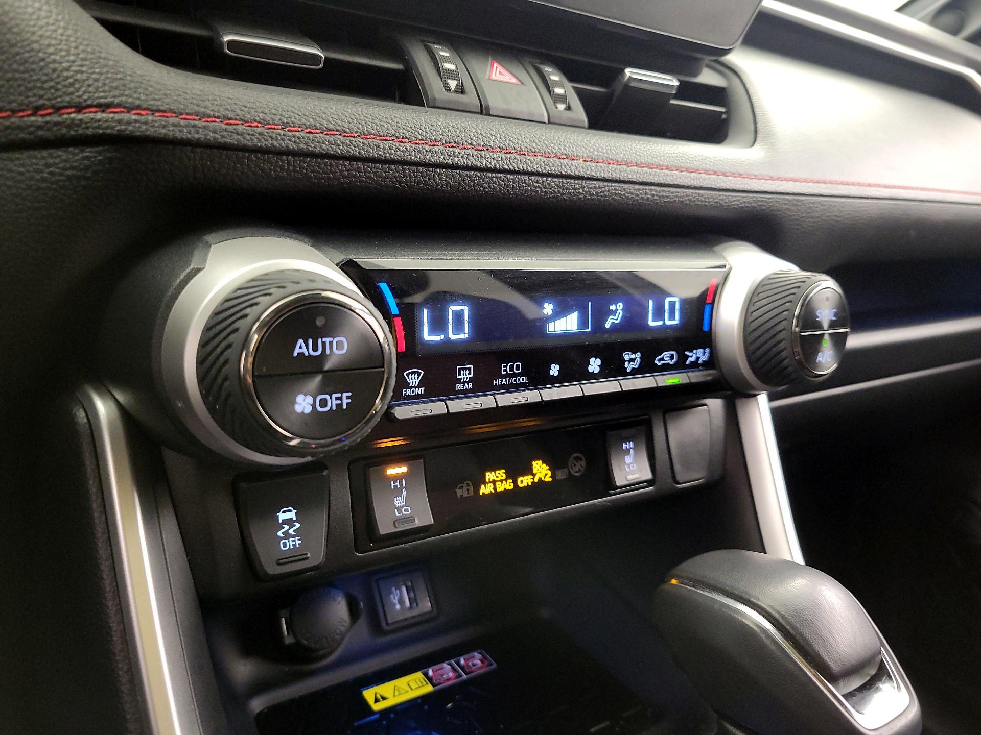 Thumbnail: 2023 Toyota RAV4 - 17