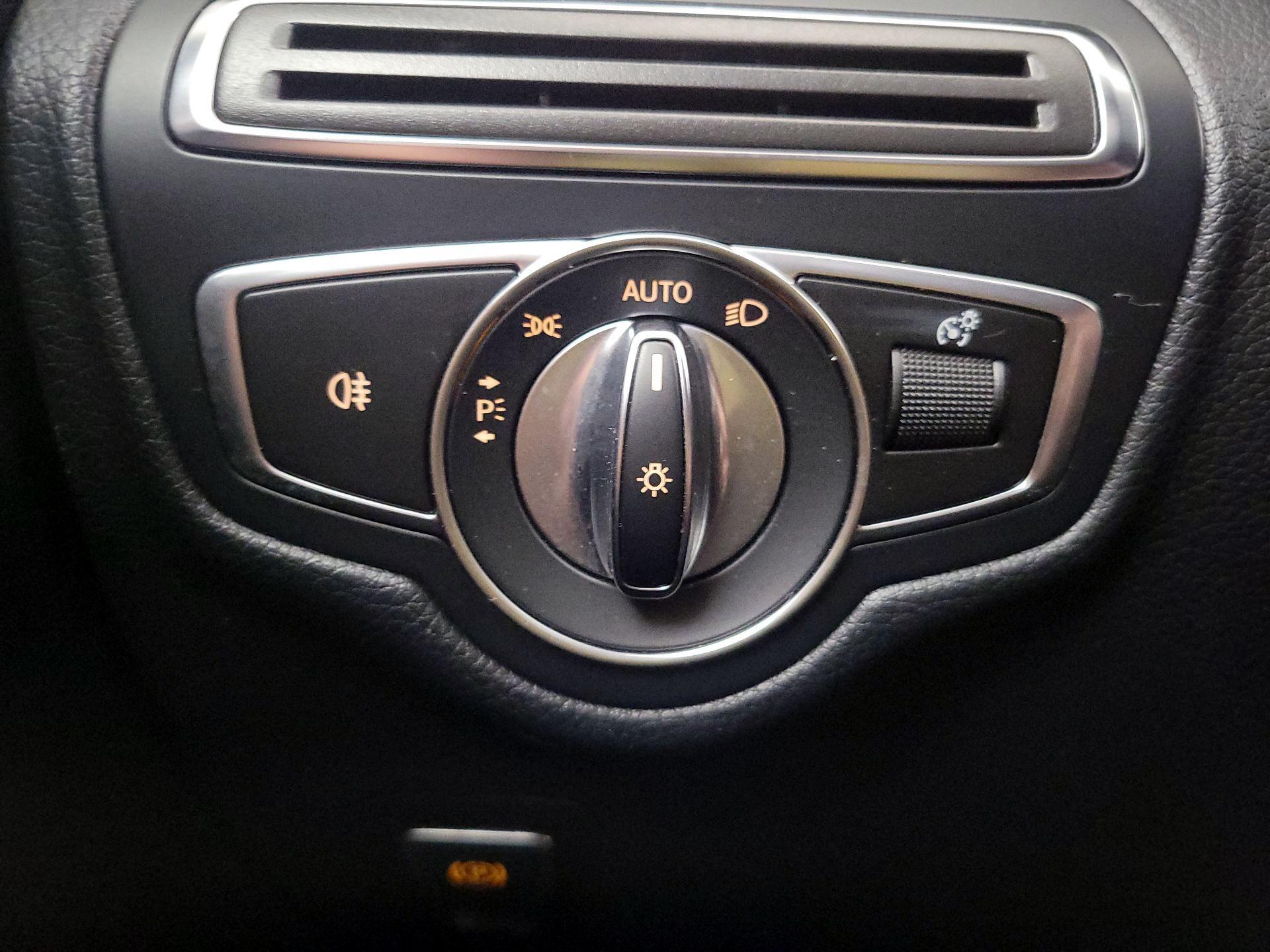 Thumbnail: 2019 Mercedes-Benz GLC - 13