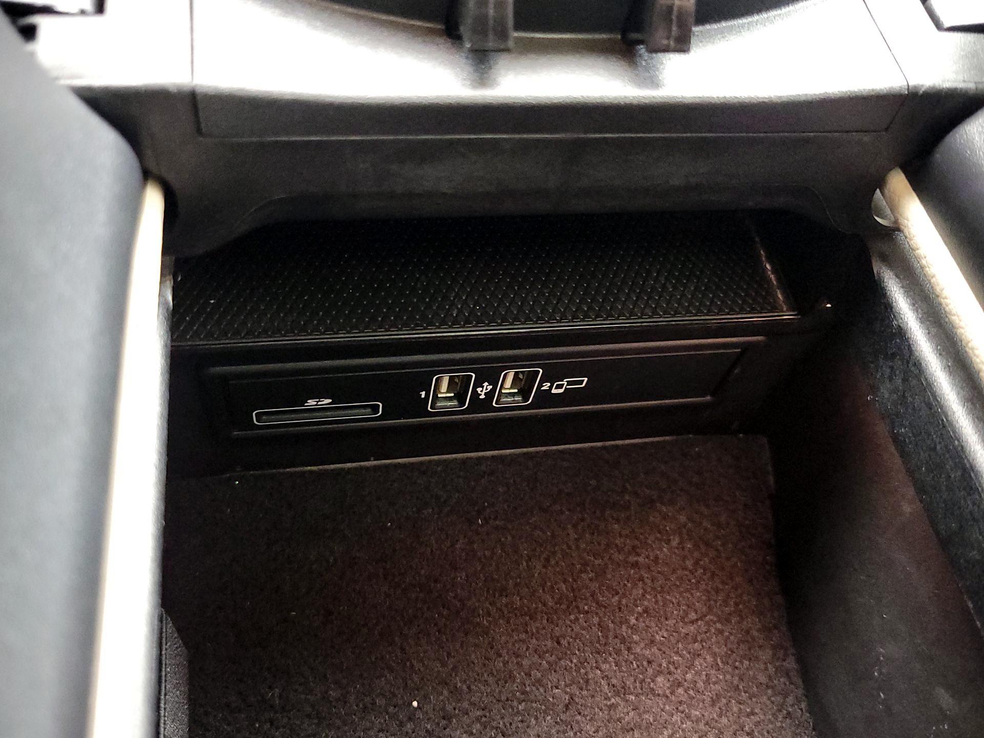 Thumbnail: 2018 Mercedes-Benz C-Class - 18