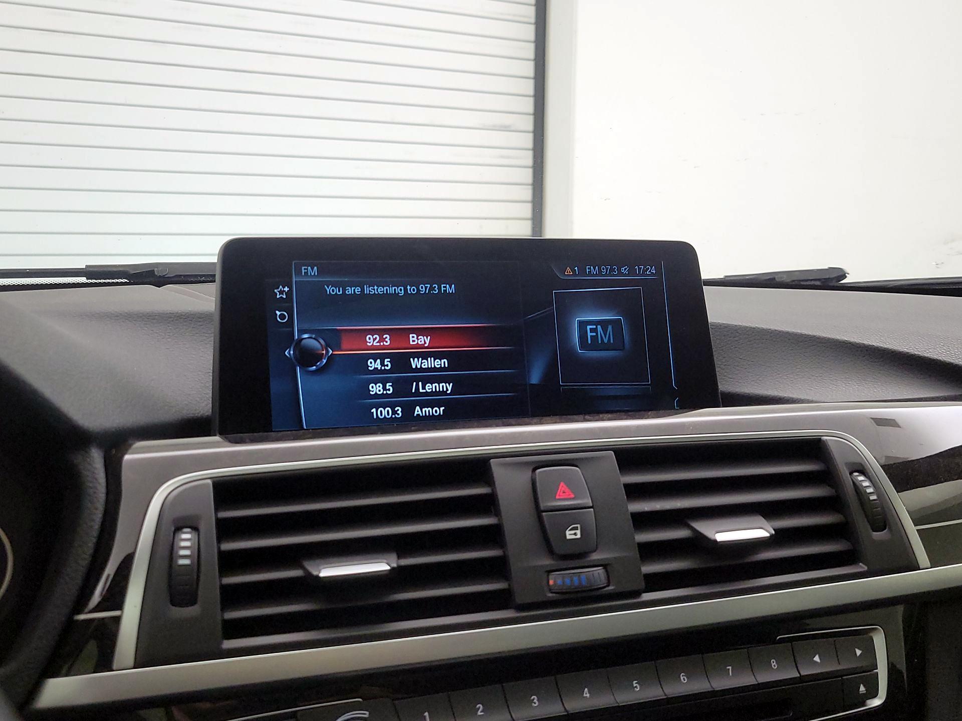 Thumbnail: 2017 BMW 3 Series - 16