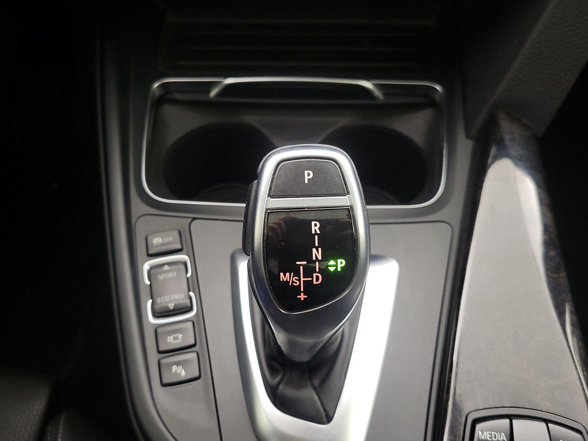 Thumbnail: 2017 BMW 3 Series - 18