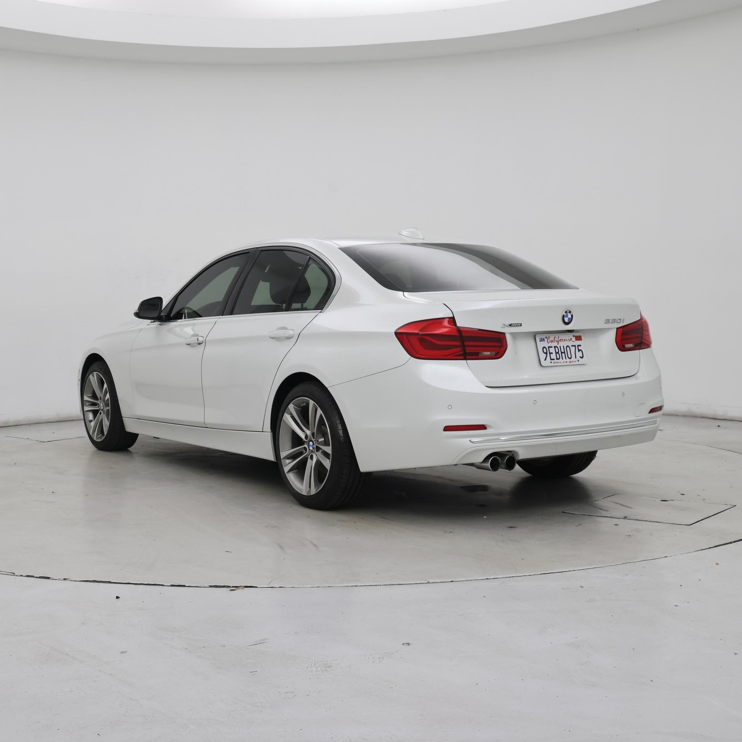 Thumbnail: 2017 BMW 3 Series - 2