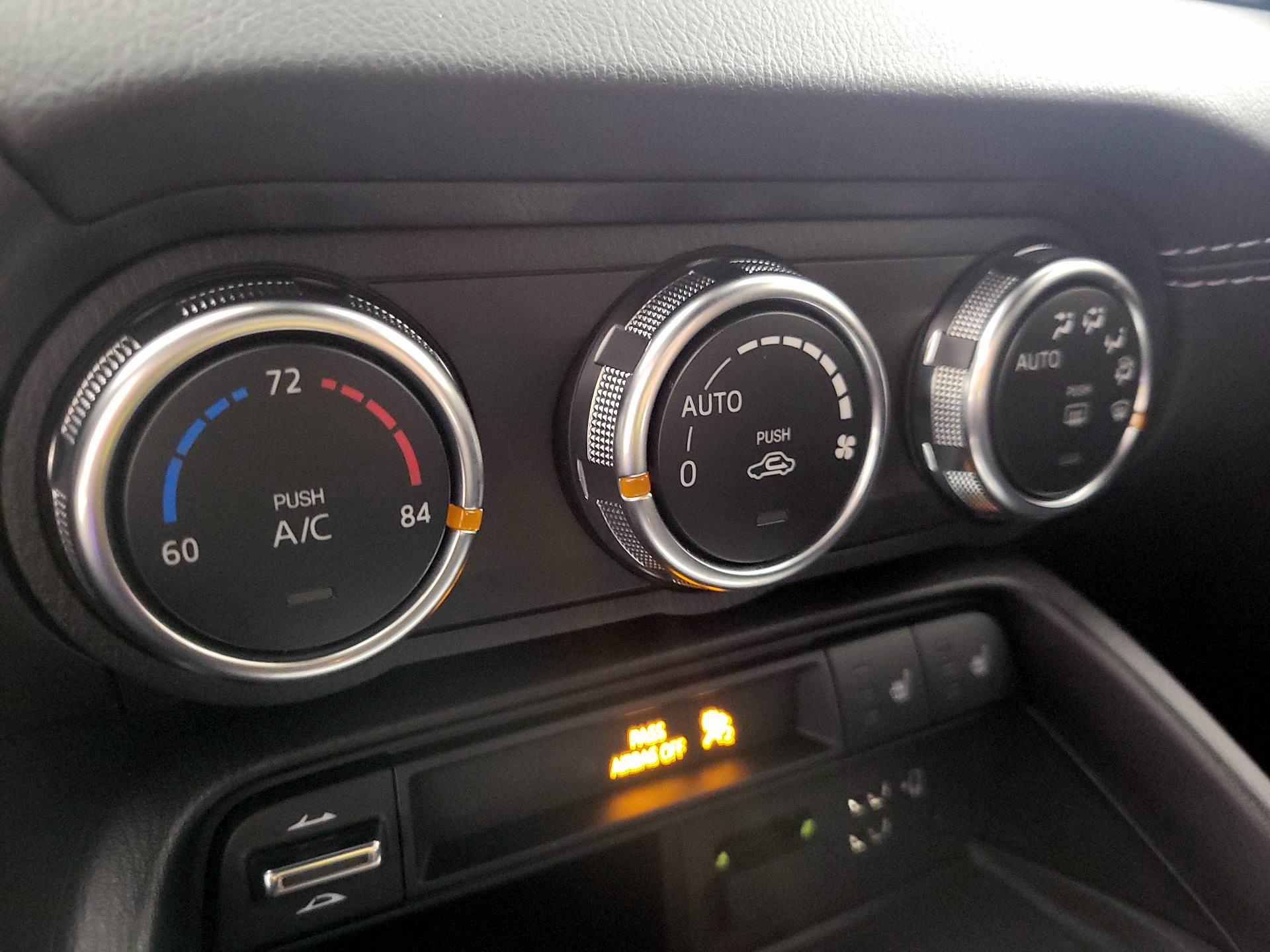 Thumbnail: 2023 Mazda MX-5 Miata - 17