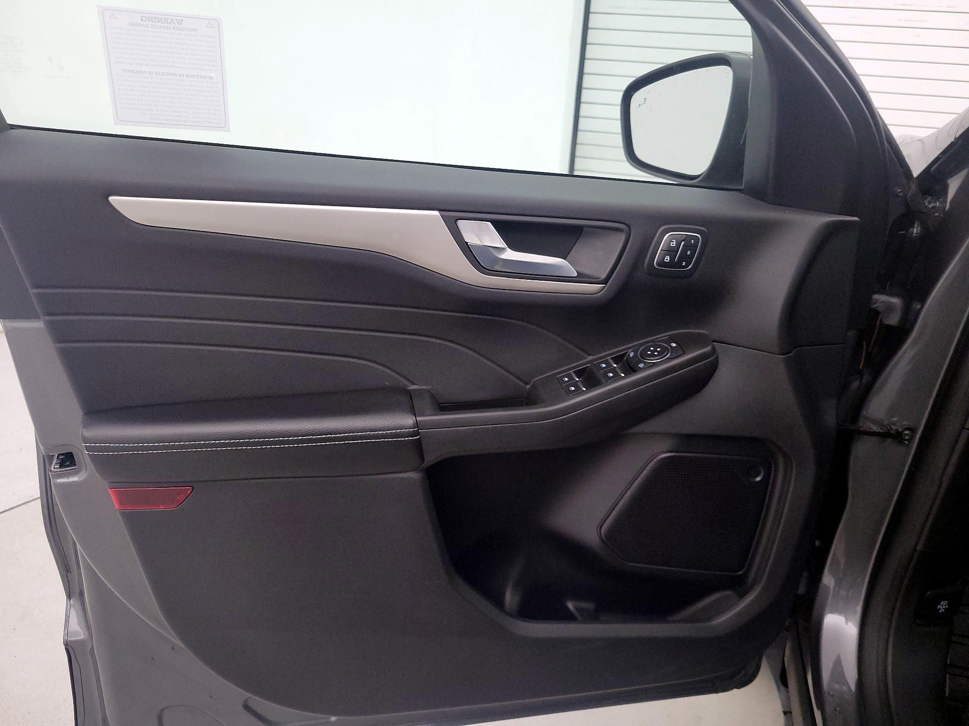 Thumbnail: 2022 Ford Escape - 12