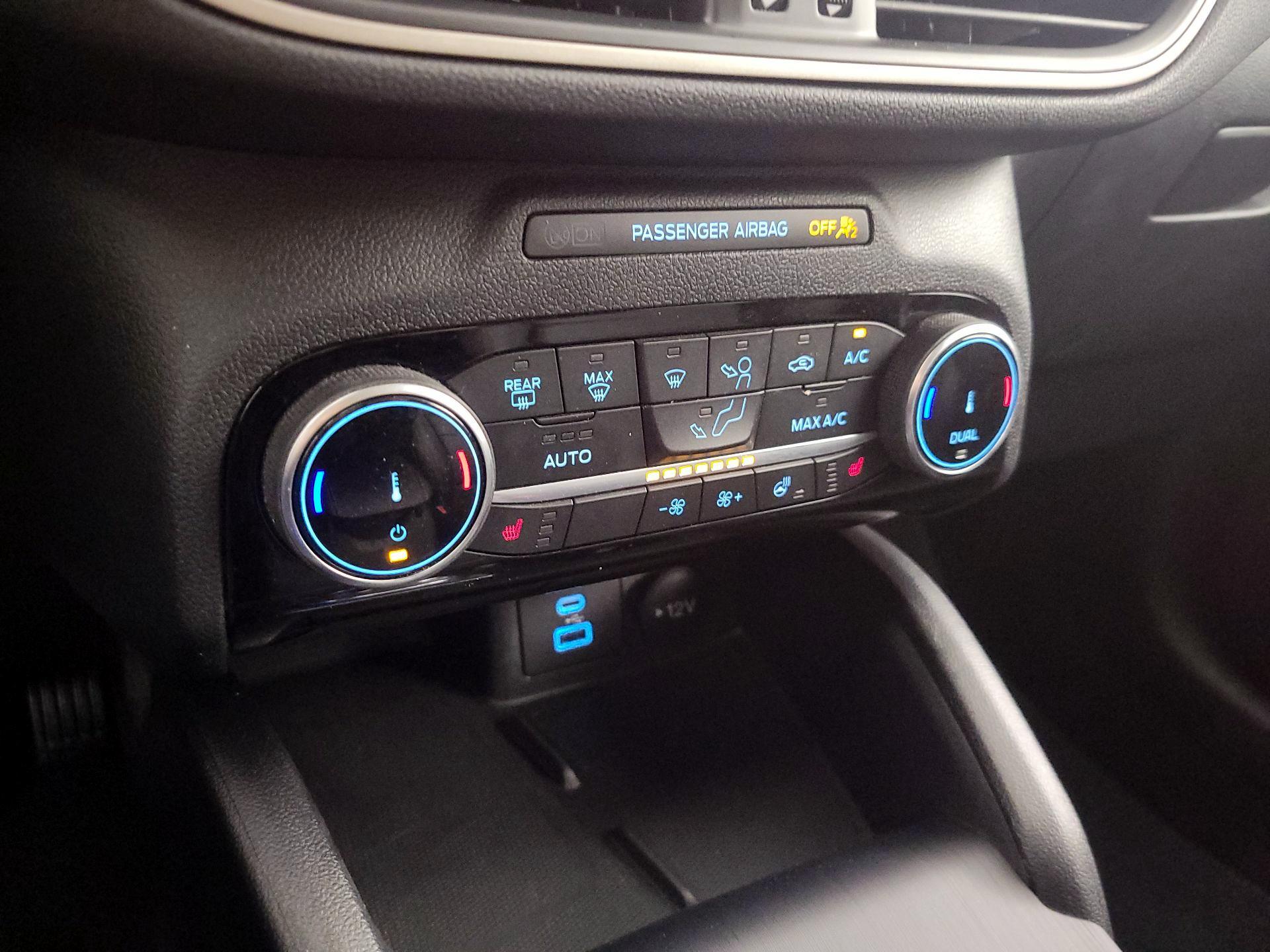 Thumbnail: 2022 Ford Escape - 17