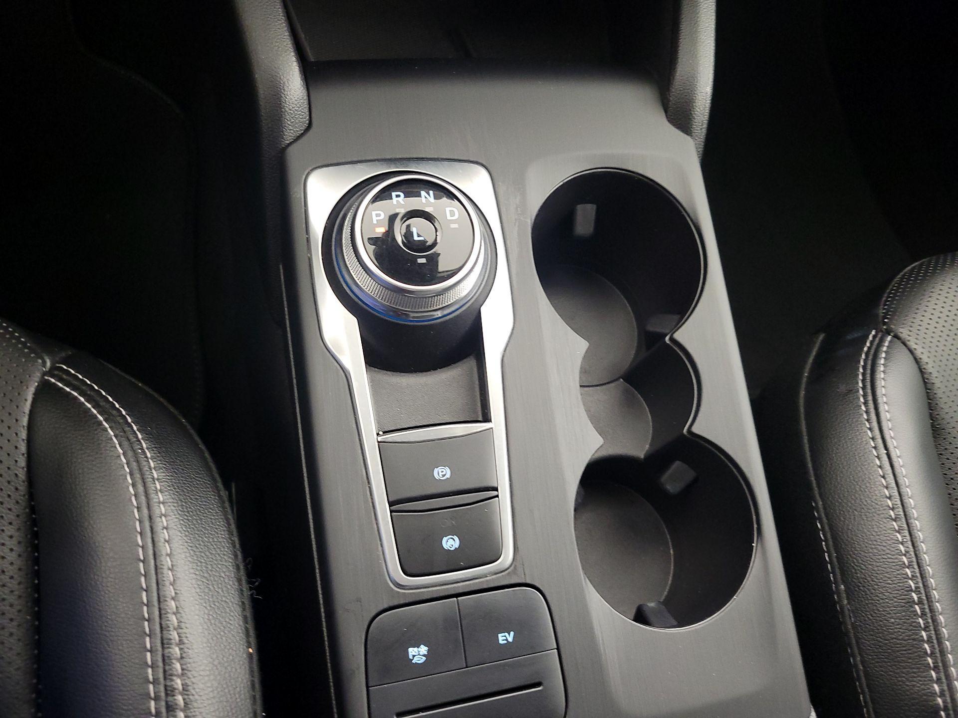 Thumbnail: 2022 Ford Escape - 18