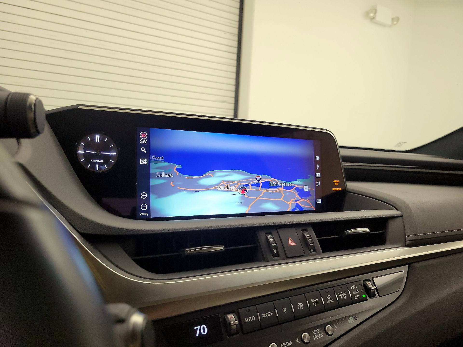 Thumbnail: 2021 Lexus ES - 14