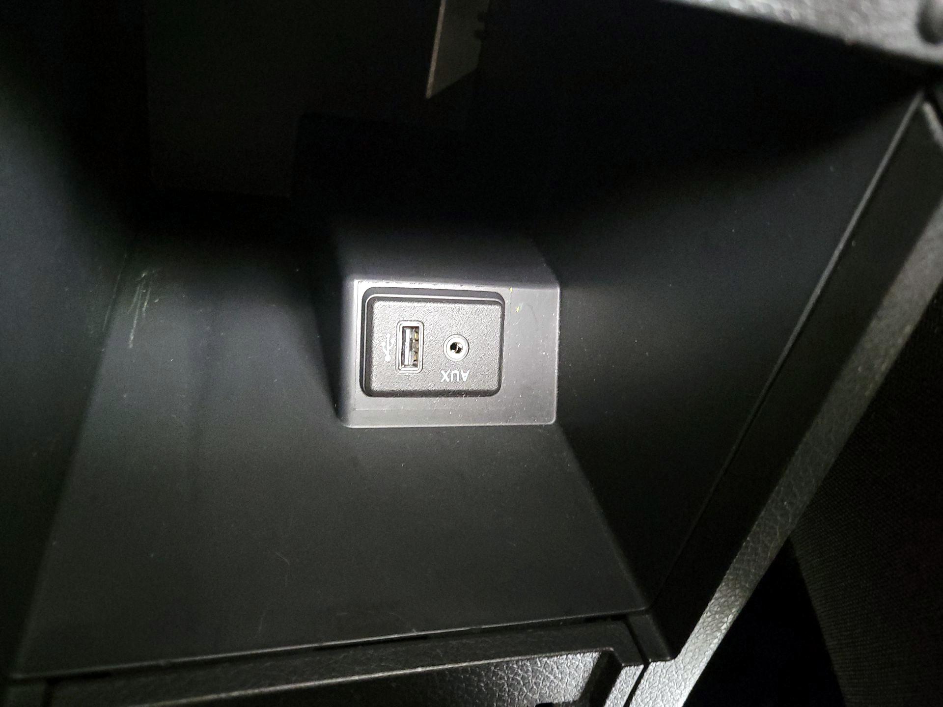 Thumbnail: 2018 Nissan Sentra - 18