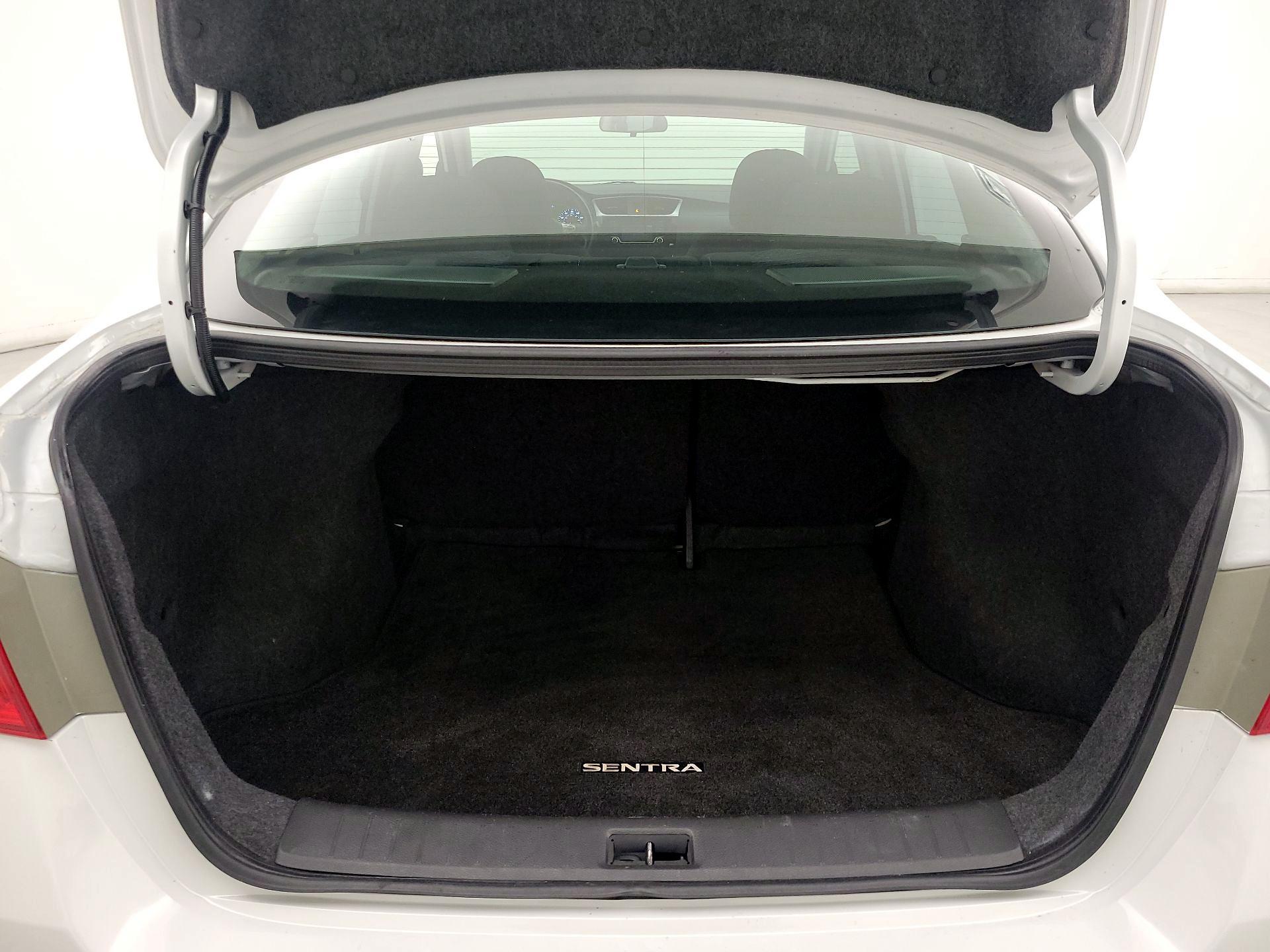 Thumbnail: 2018 Nissan Sentra - 20