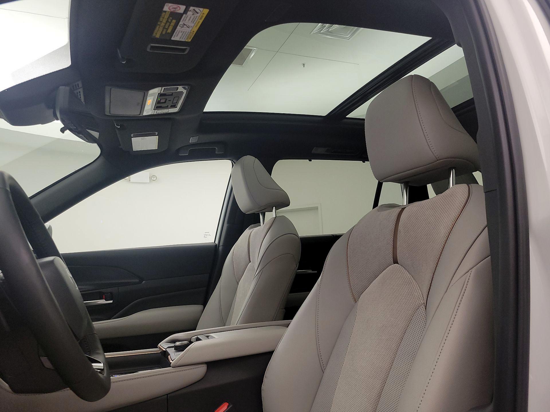 Thumbnail: 2025 Toyota Highlander - 19